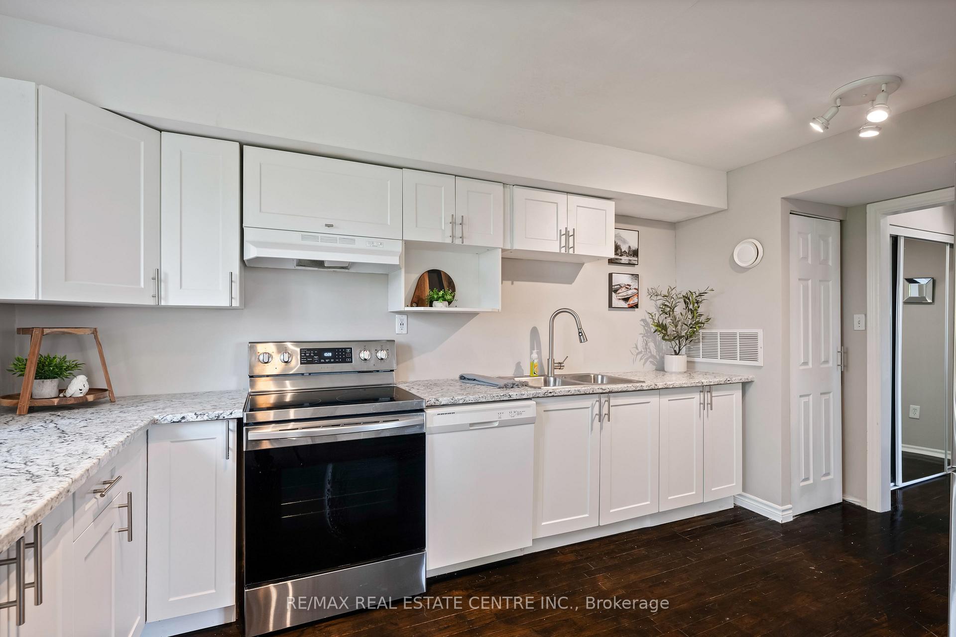 Photo 8 of Unit 3, 30 Loggers Run, Barrie, Ardagh — HOMEH