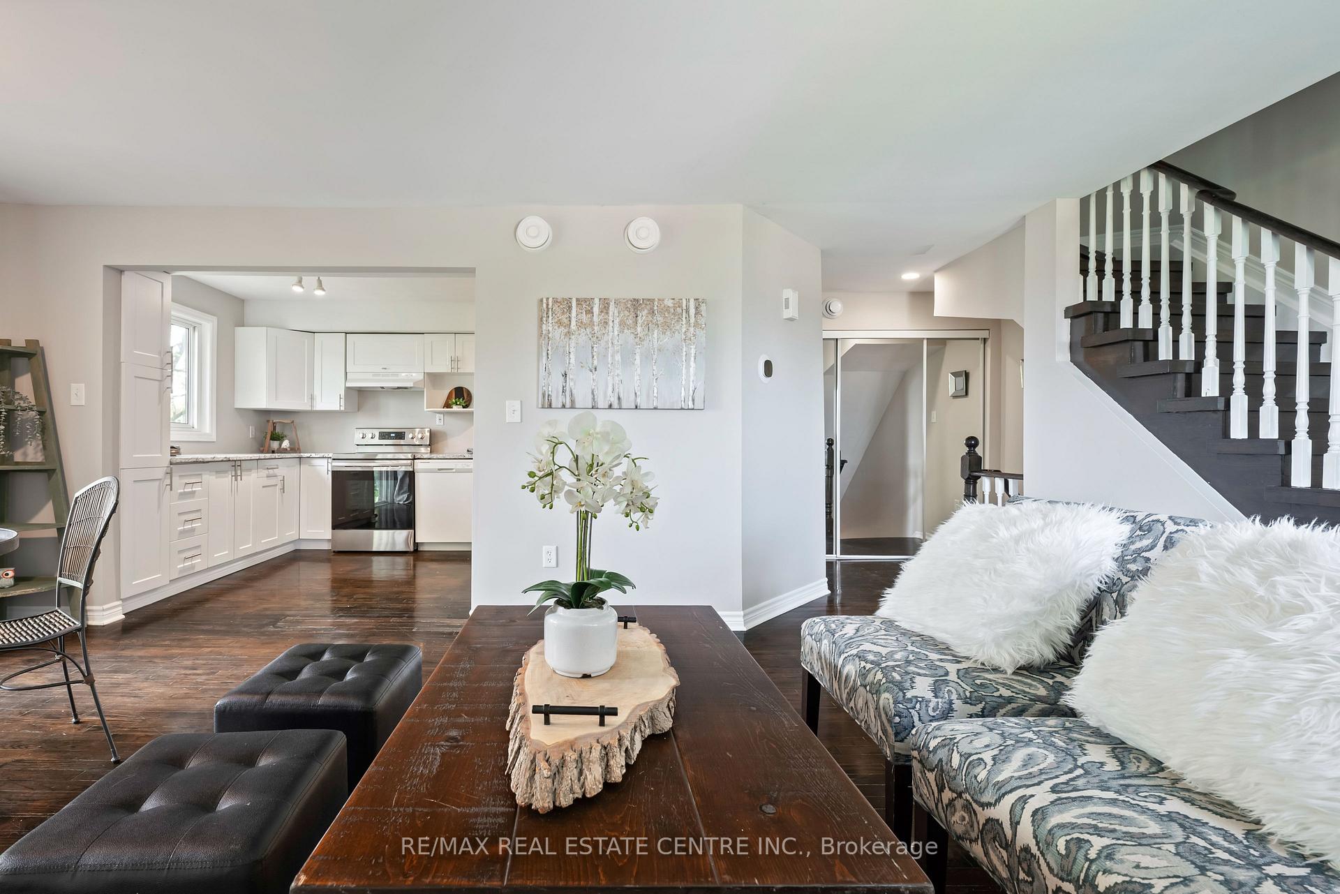 Photo 12 of Unit 3, 30 Loggers Run, Barrie, Ardagh — HOMEH