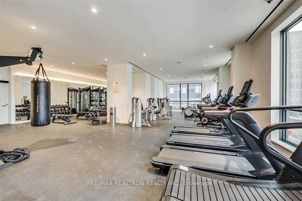 Photo 7 of Unit 806, 39 Roehampton Avenue, Toronto, Mount Pleasant West — HOMEH