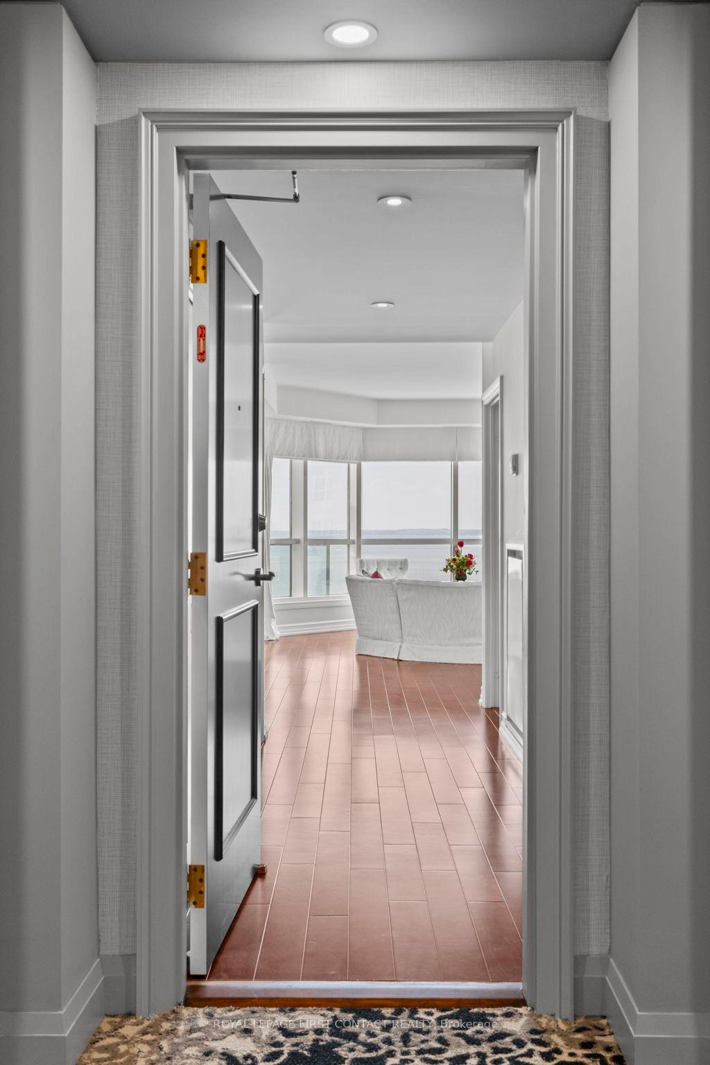 Photo 3 of Unit 1603, 6 Toronto Street, Barrie, City Centre — HOMEH