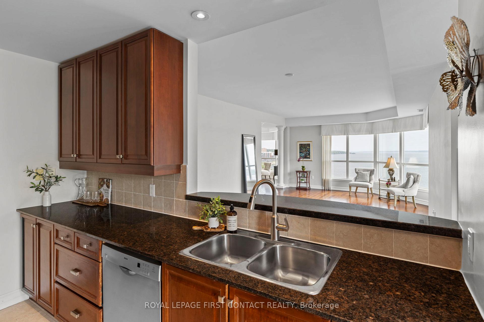 Photo 16 of Unit 1603, 6 Toronto Street, Barrie, City Centre — HOMEH