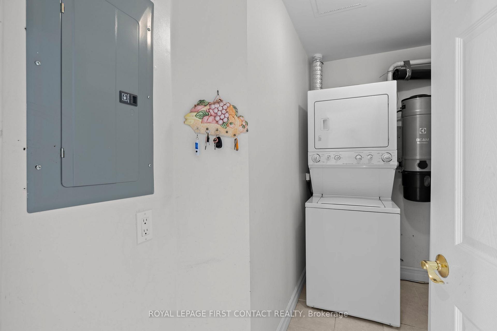 Photo 21 of Unit 1603, 6 Toronto Street, Barrie, City Centre — HOMEH