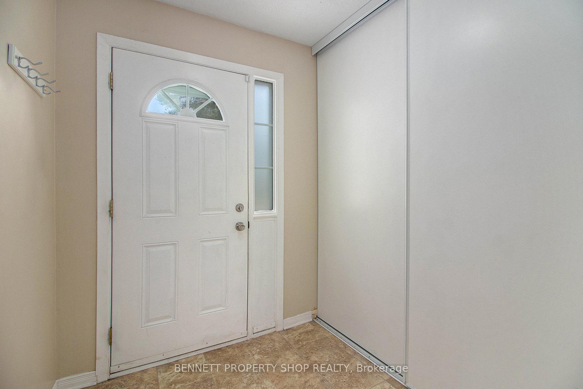 Photo 3 of Unit 15, 840 Cahill Drive W, Ottawa, Hunt Club — HOMEH