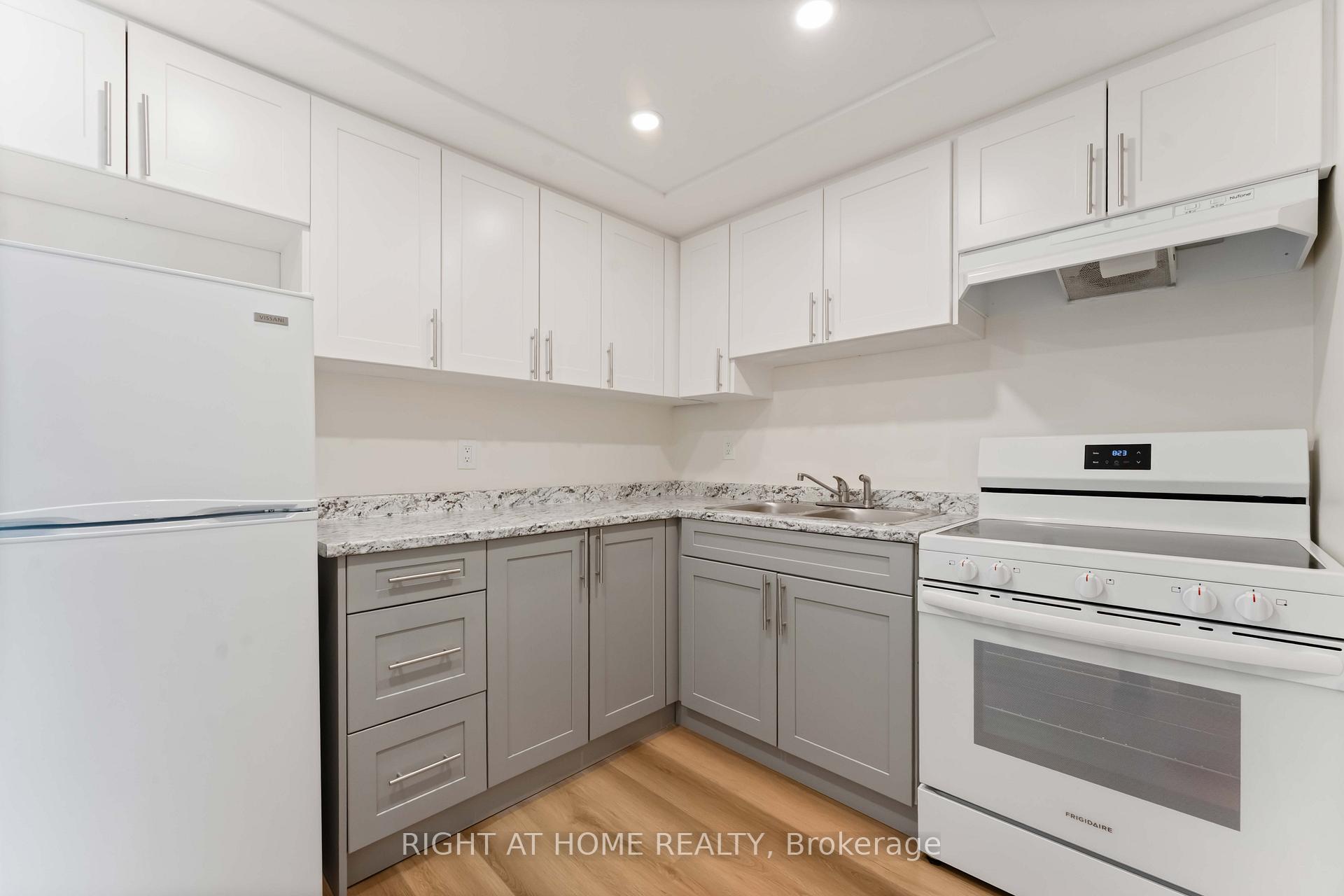 Photo 11 of Unit 302, 555 Brittany Drive, Ottawa, Viscount Alexander Park — HOMEH