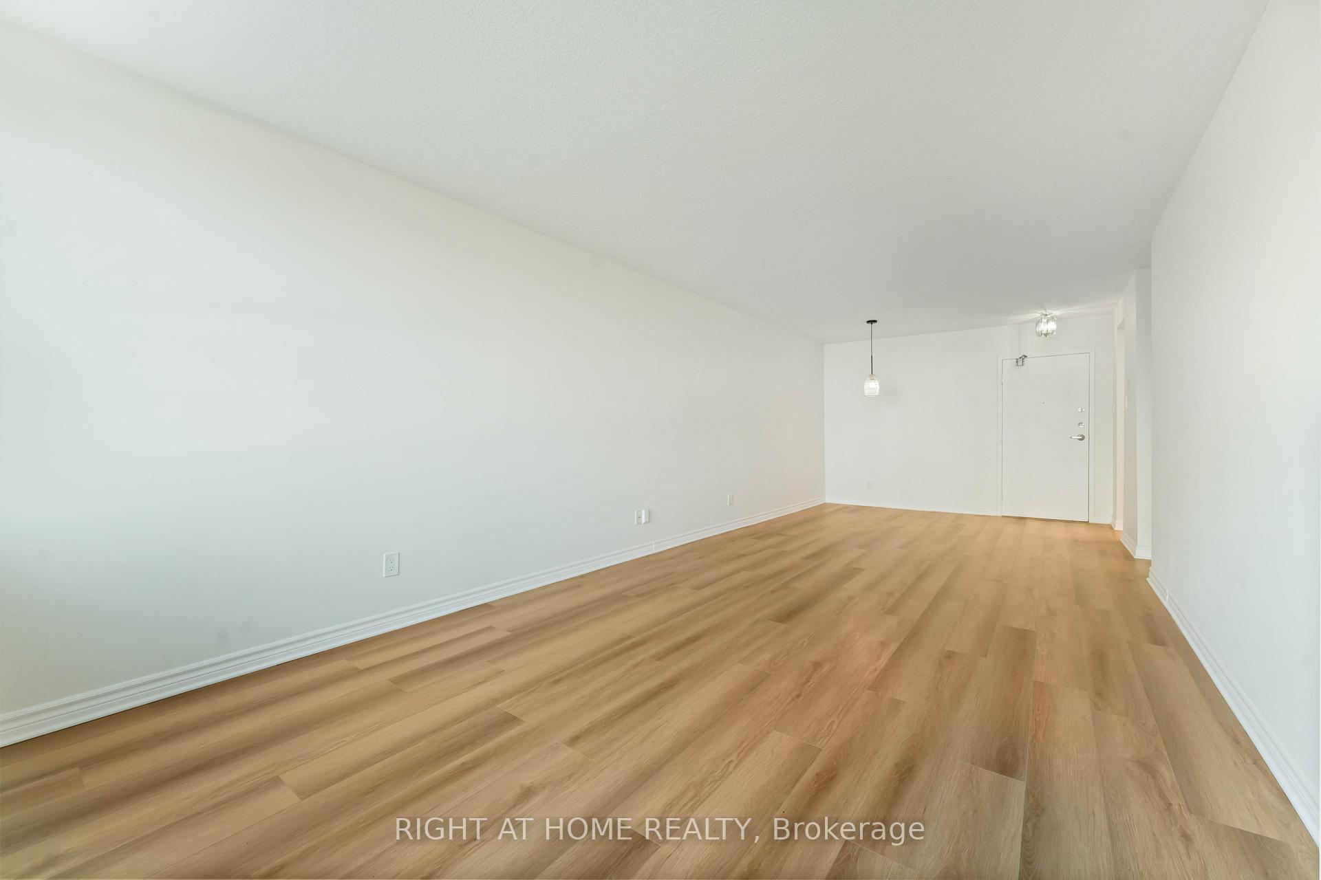 Photo 15 of Unit 302, 555 Brittany Drive, Ottawa, Viscount Alexander Park — HOMEH