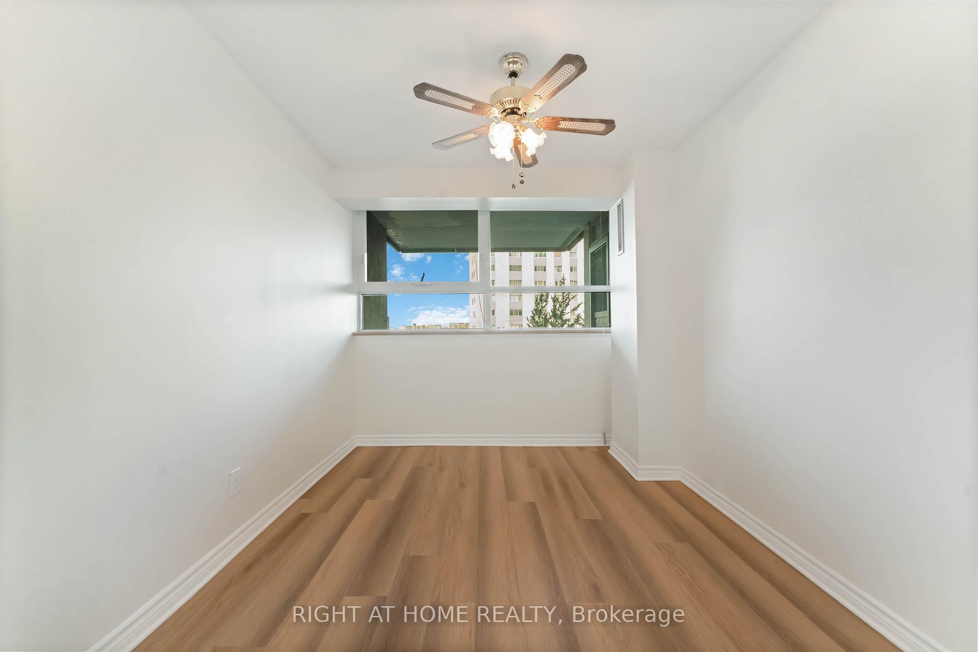 Photo 16 of Unit 302, 555 Brittany Drive, Ottawa, Viscount Alexander Park — HOMEH