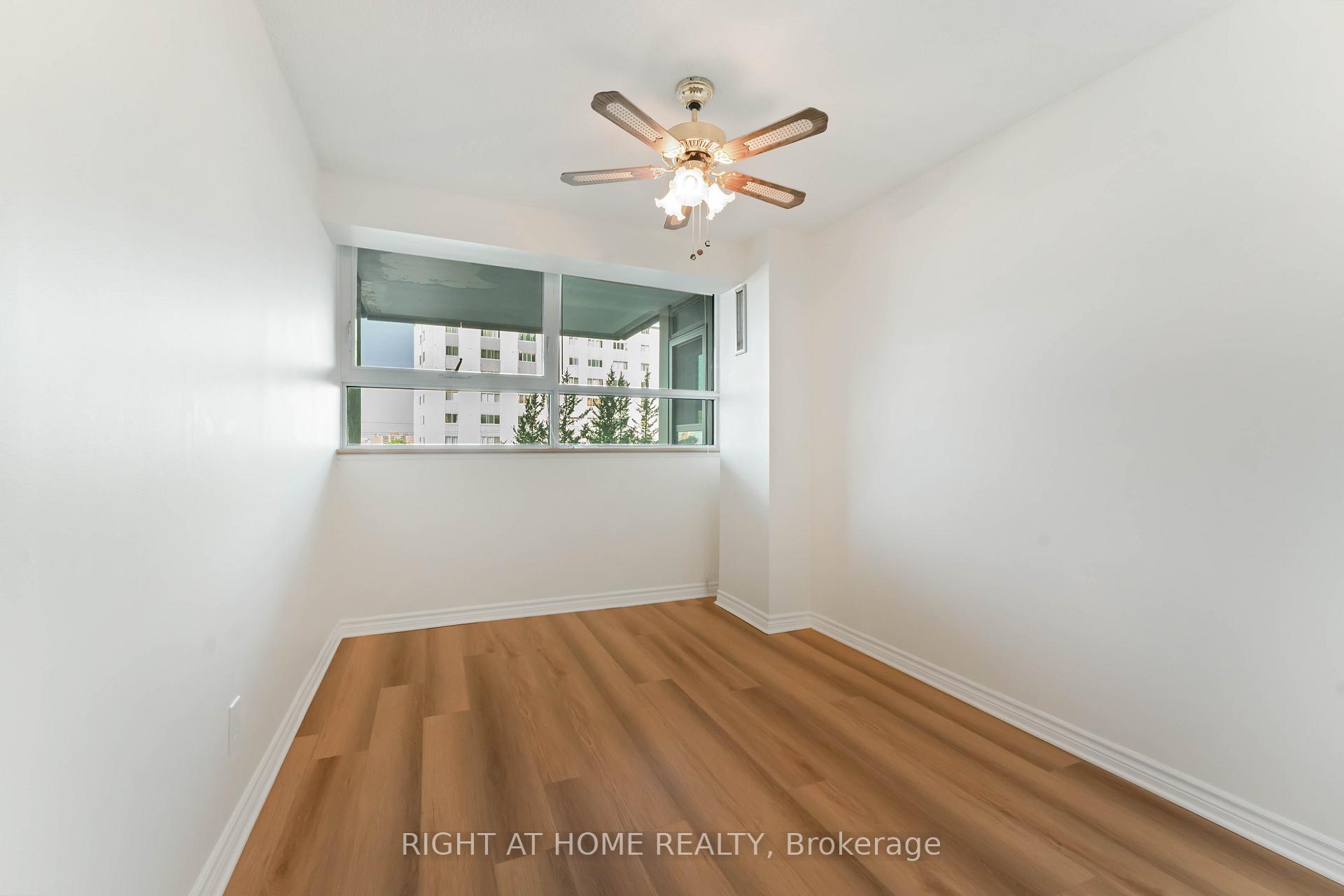 Photo 20 of Unit 302, 555 Brittany Drive, Ottawa, Viscount Alexander Park — HOMEH