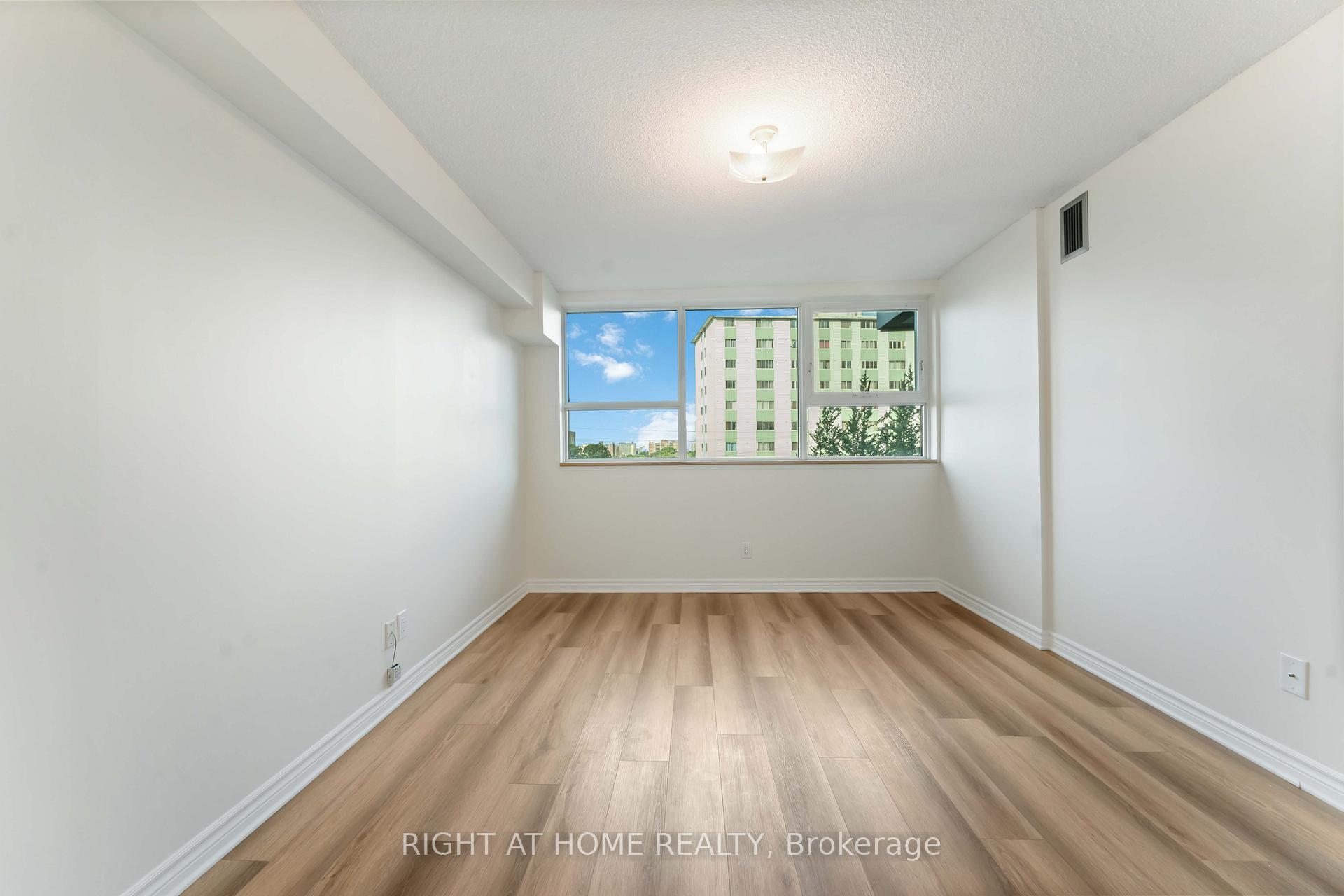 Photo 22 of Unit 302, 555 Brittany Drive, Ottawa, Viscount Alexander Park — HOMEH