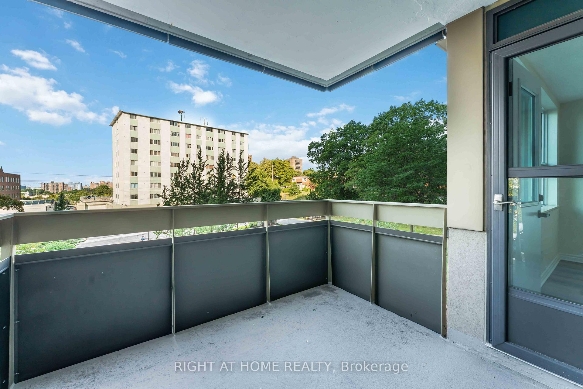 Photo 31 of Unit 302, 555 Brittany Drive, Ottawa, Viscount Alexander Park — HOMEH