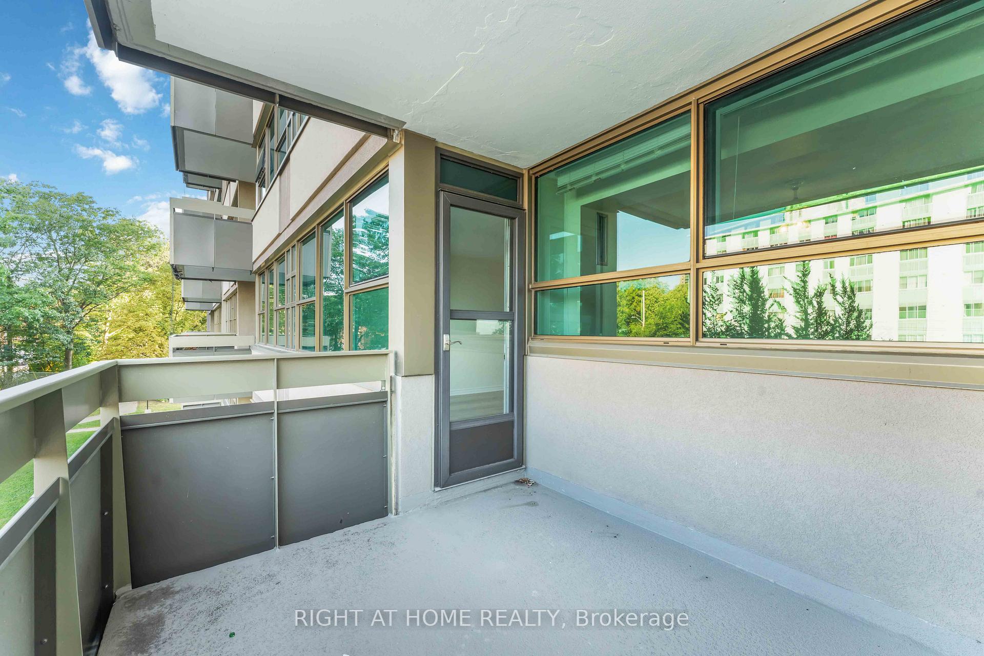 Photo 32 of Unit 302, 555 Brittany Drive, Ottawa, Viscount Alexander Park — HOMEH
