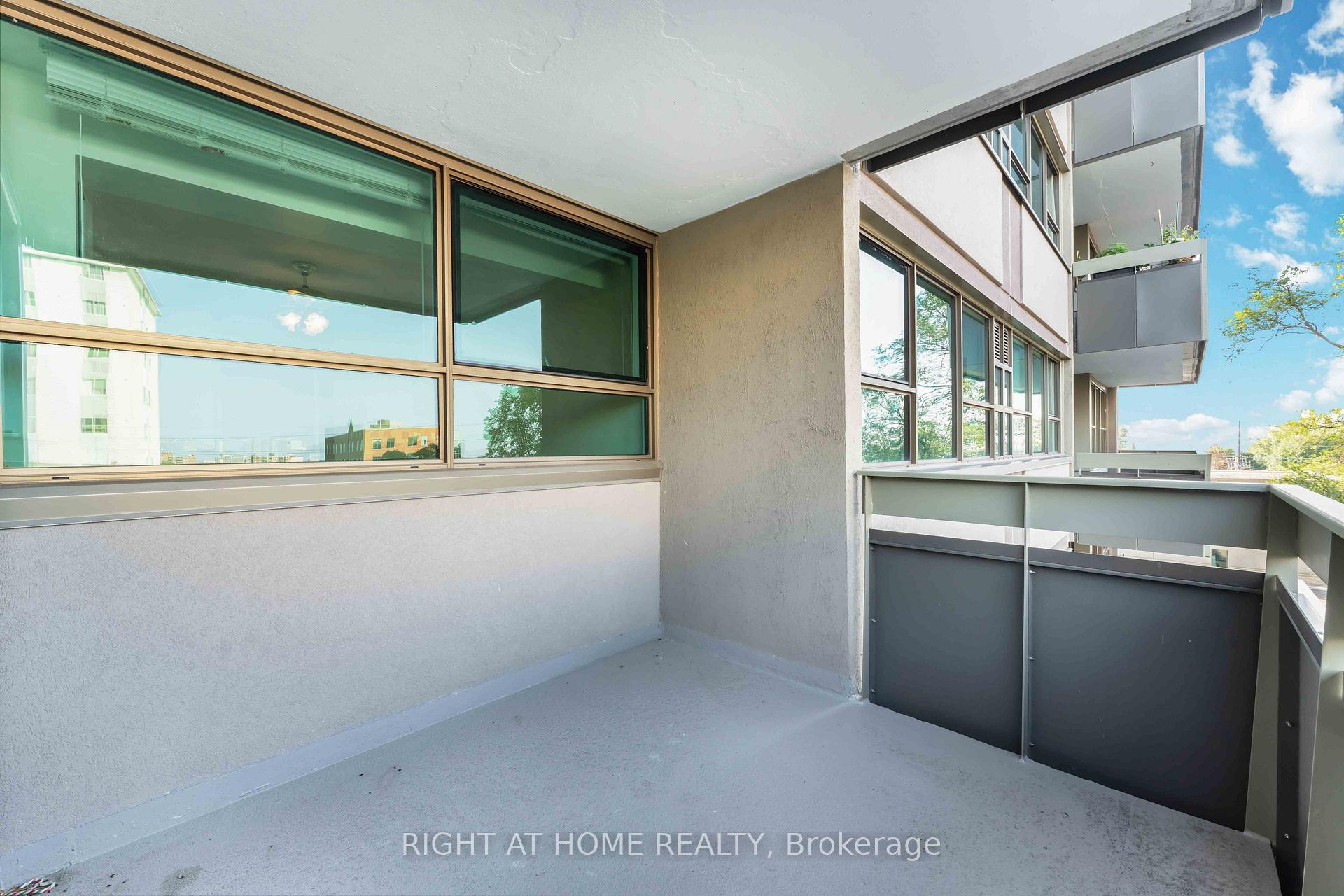 Photo 33 of Unit 302, 555 Brittany Drive, Ottawa, Viscount Alexander Park — HOMEH
