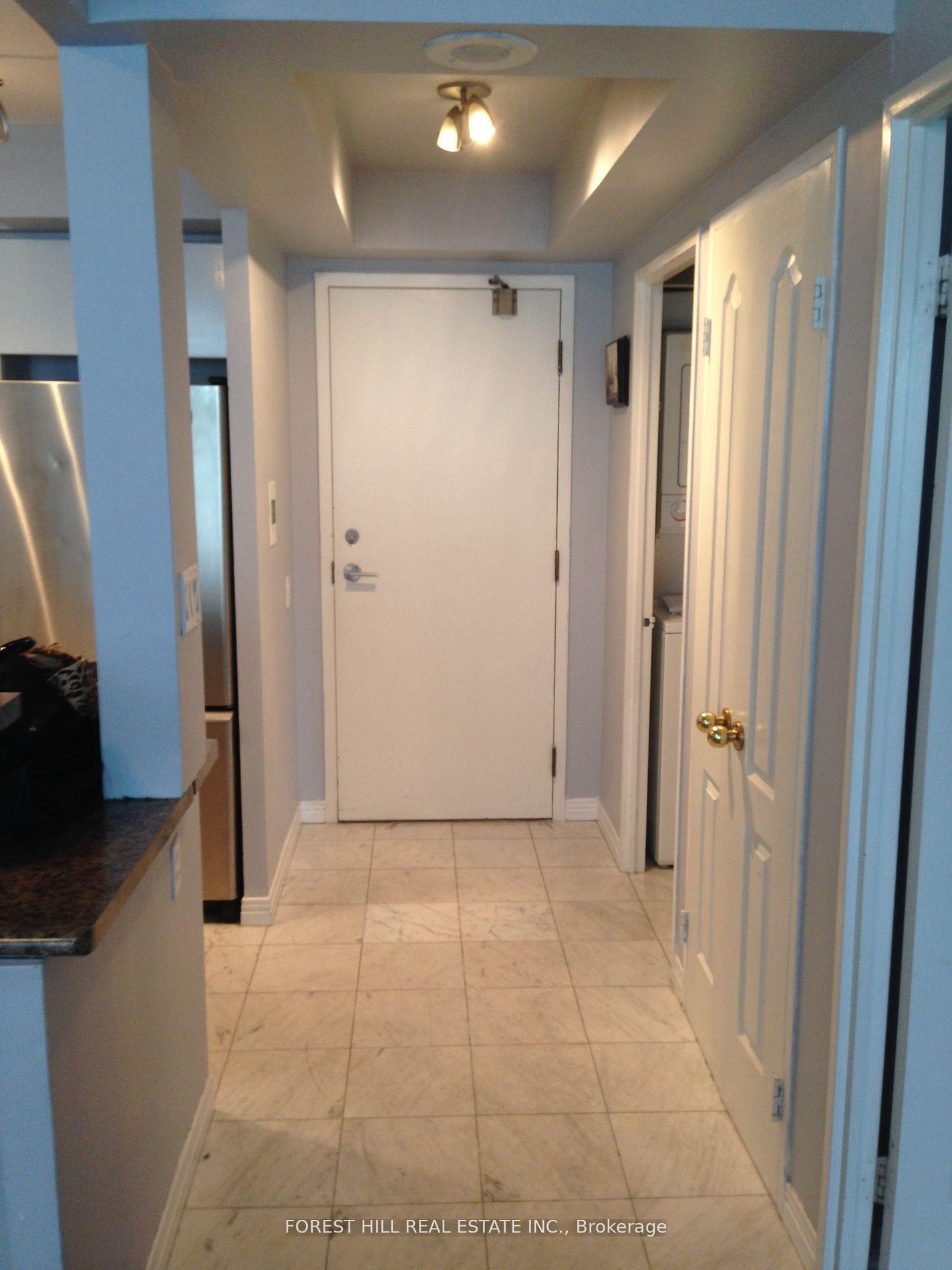 Front of Unit 1006, 942 Yonge Street