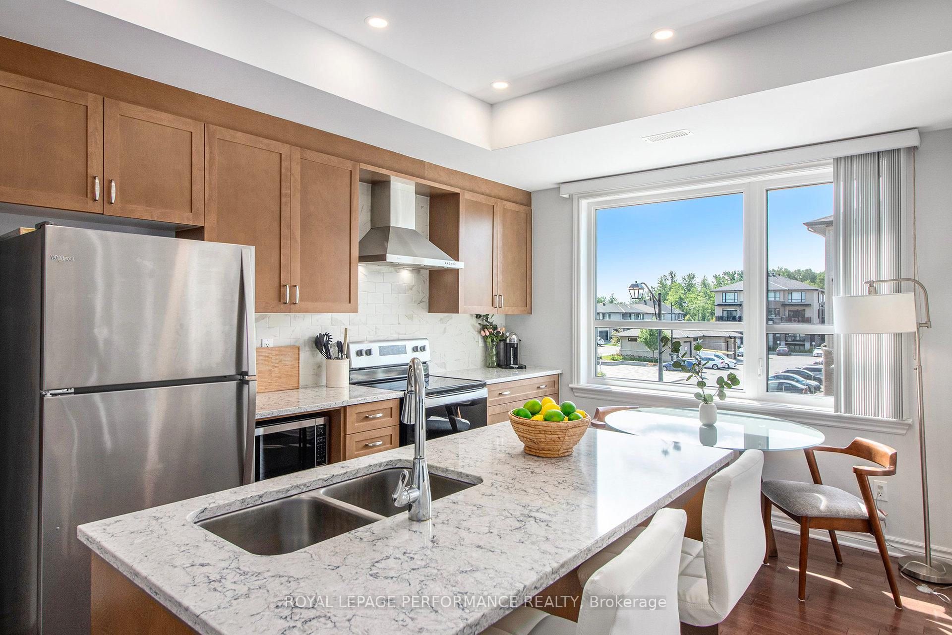 Photo 3 of 84 Carabiner Private, Ottawa, Mer Bleue/Bradley Estates/Anderson Park — HOMEH