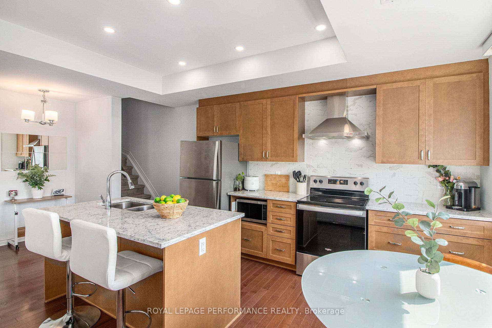 Photo 4 of 84 Carabiner Private, Ottawa, Mer Bleue/Bradley Estates/Anderson Park — HOMEH