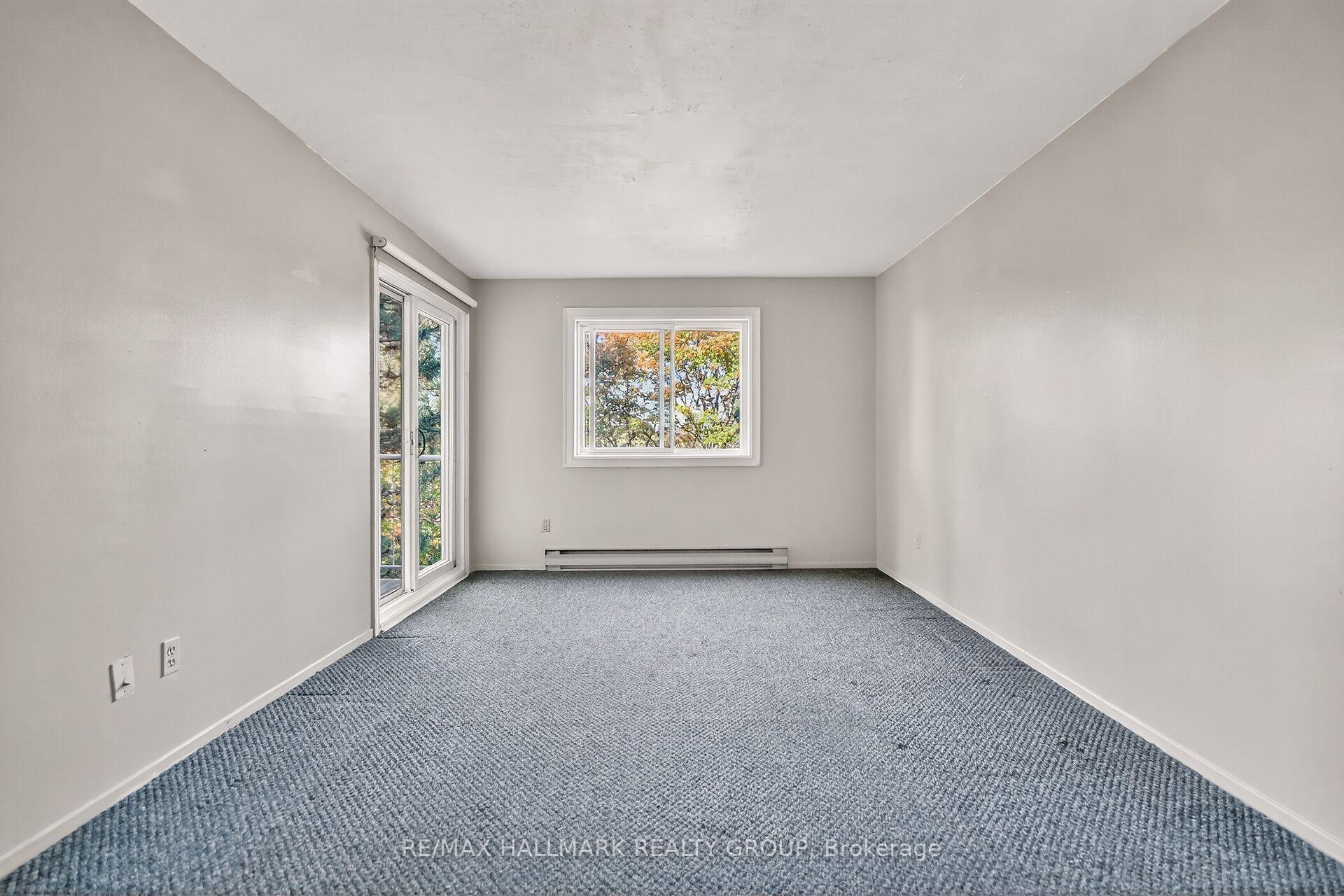 Photo 2 of Unit 306, 270 Brittany Drive, Ottawa, Viscount Alexander Park — HOMEH