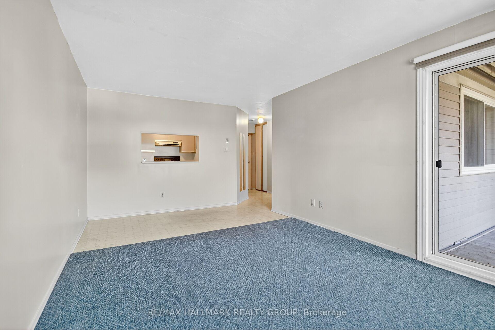 Photo 4 of Unit 306, 270 Brittany Drive, Ottawa, Viscount Alexander Park — HOMEH