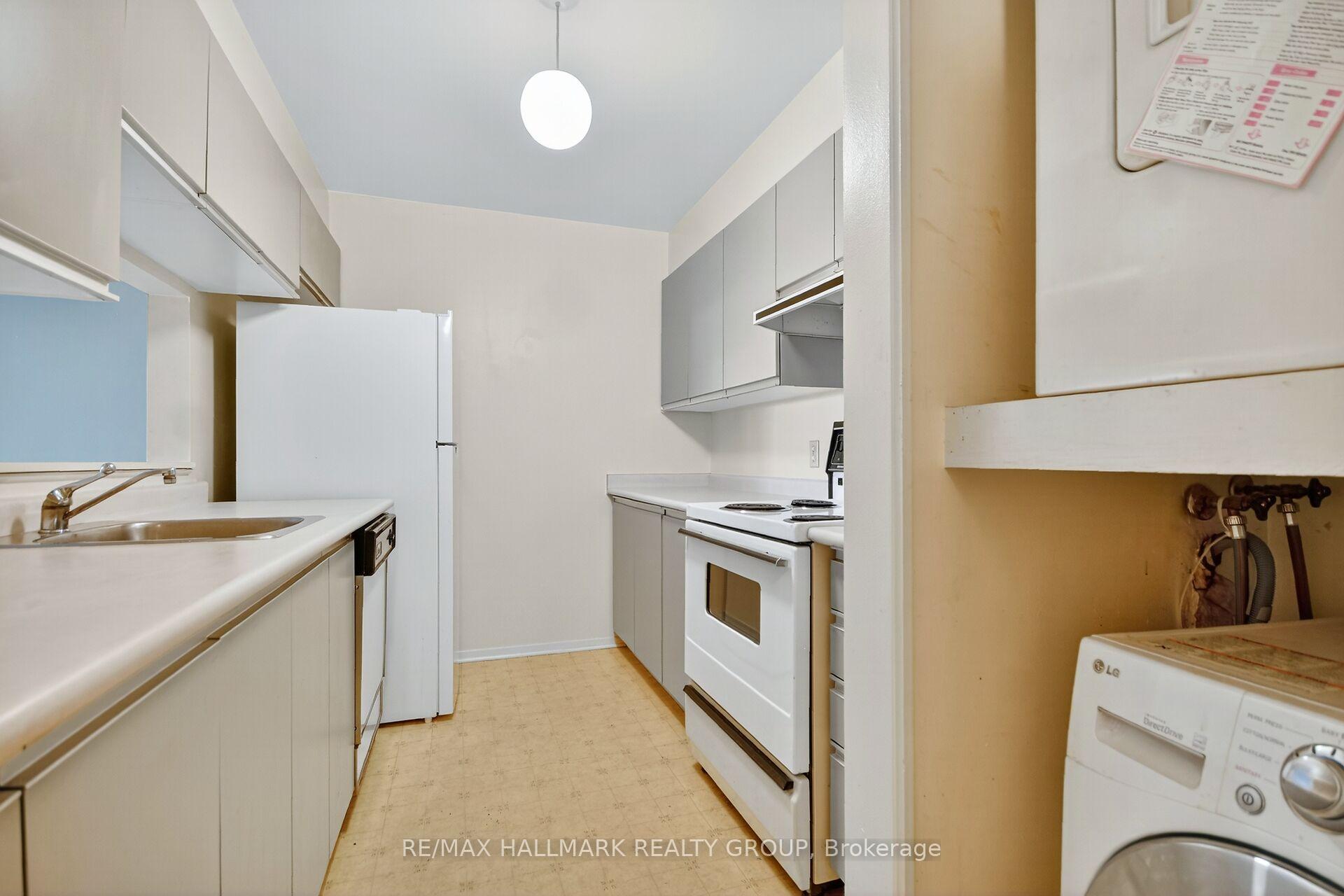 Photo 8 of Unit 306, 270 Brittany Drive, Ottawa, Viscount Alexander Park — HOMEH