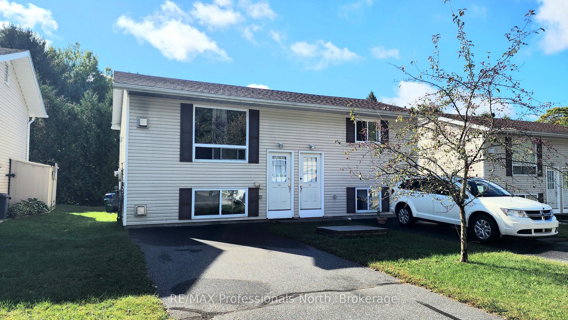 Front of Unit 33, 200 Pine Street
