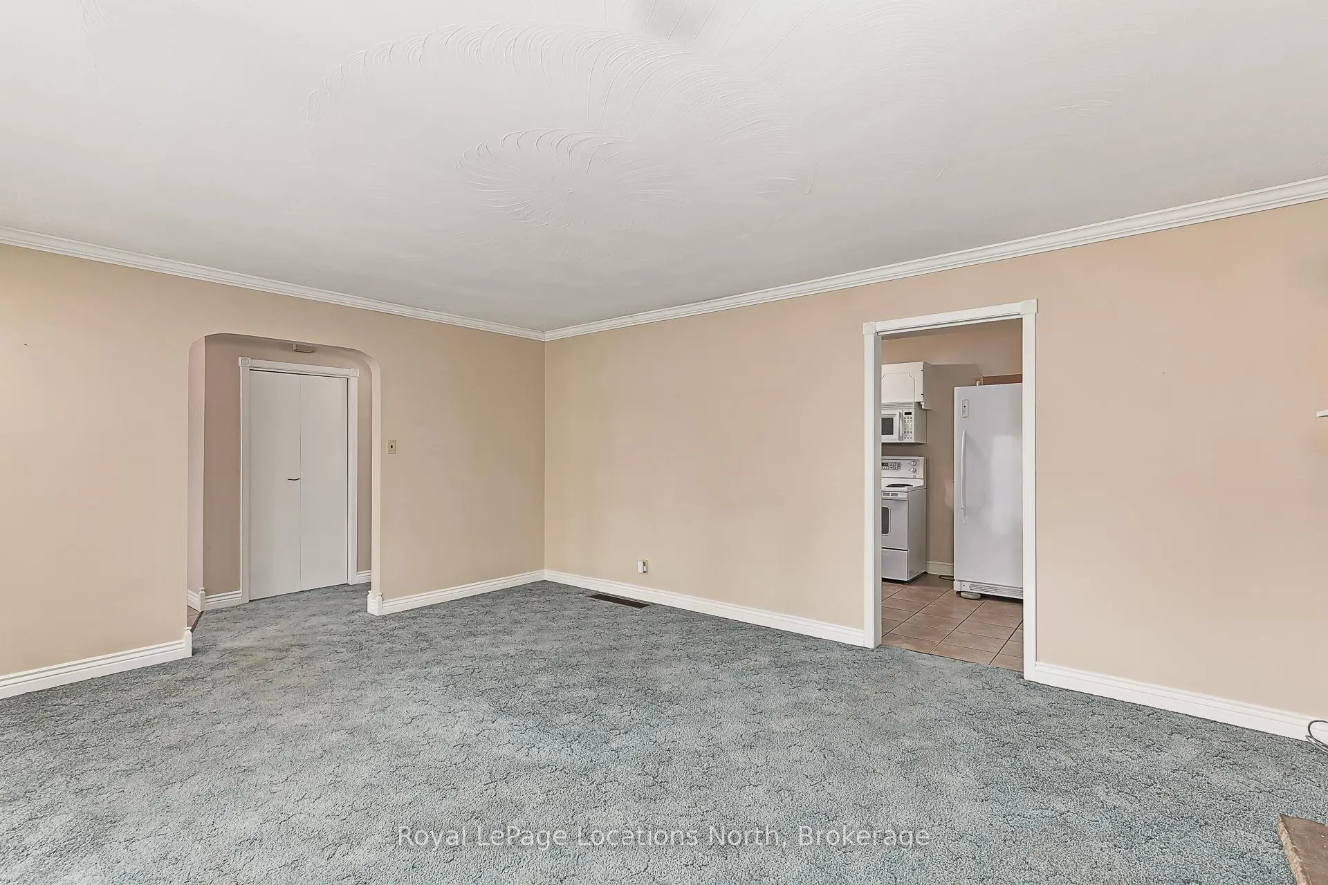 Photo 8 of 35 Walnut Street, Collingwood — HOMEH