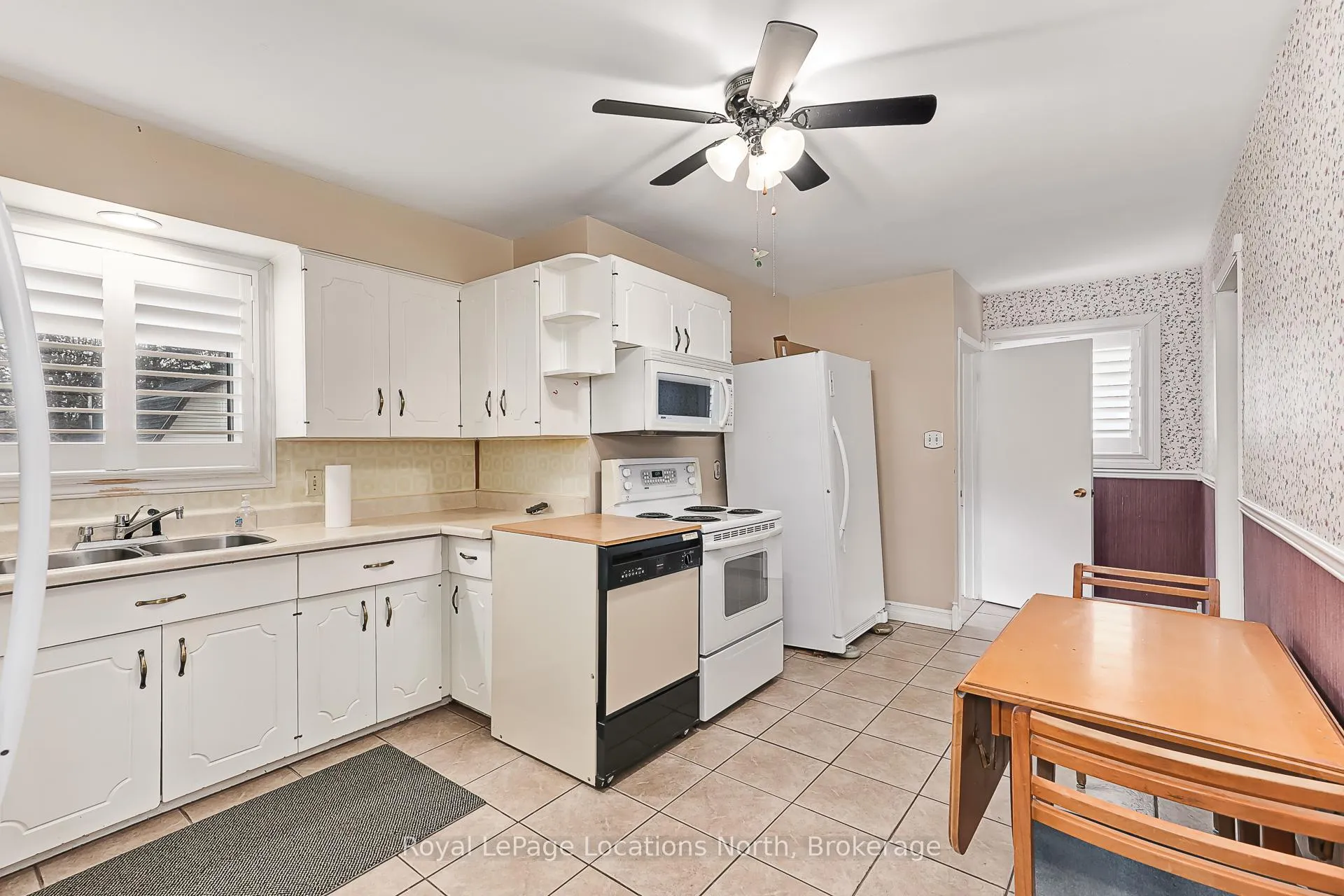 Photo 11 of 35 Walnut Street, Collingwood — HOMEH