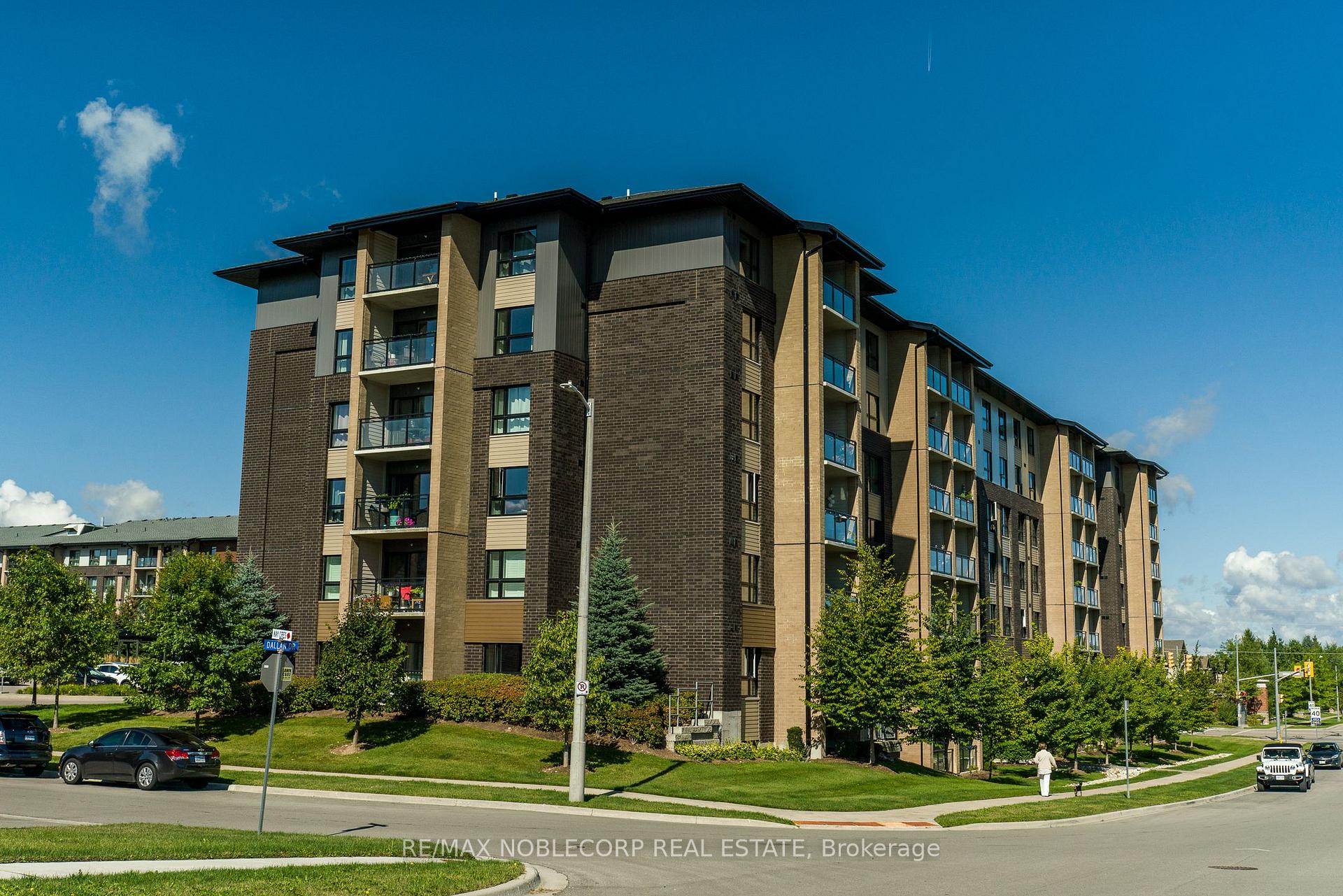 Photo 3 of Unit 504, 7 Kay Crescent, Guelph, Pineridge/Westminster Woods — HOMEH