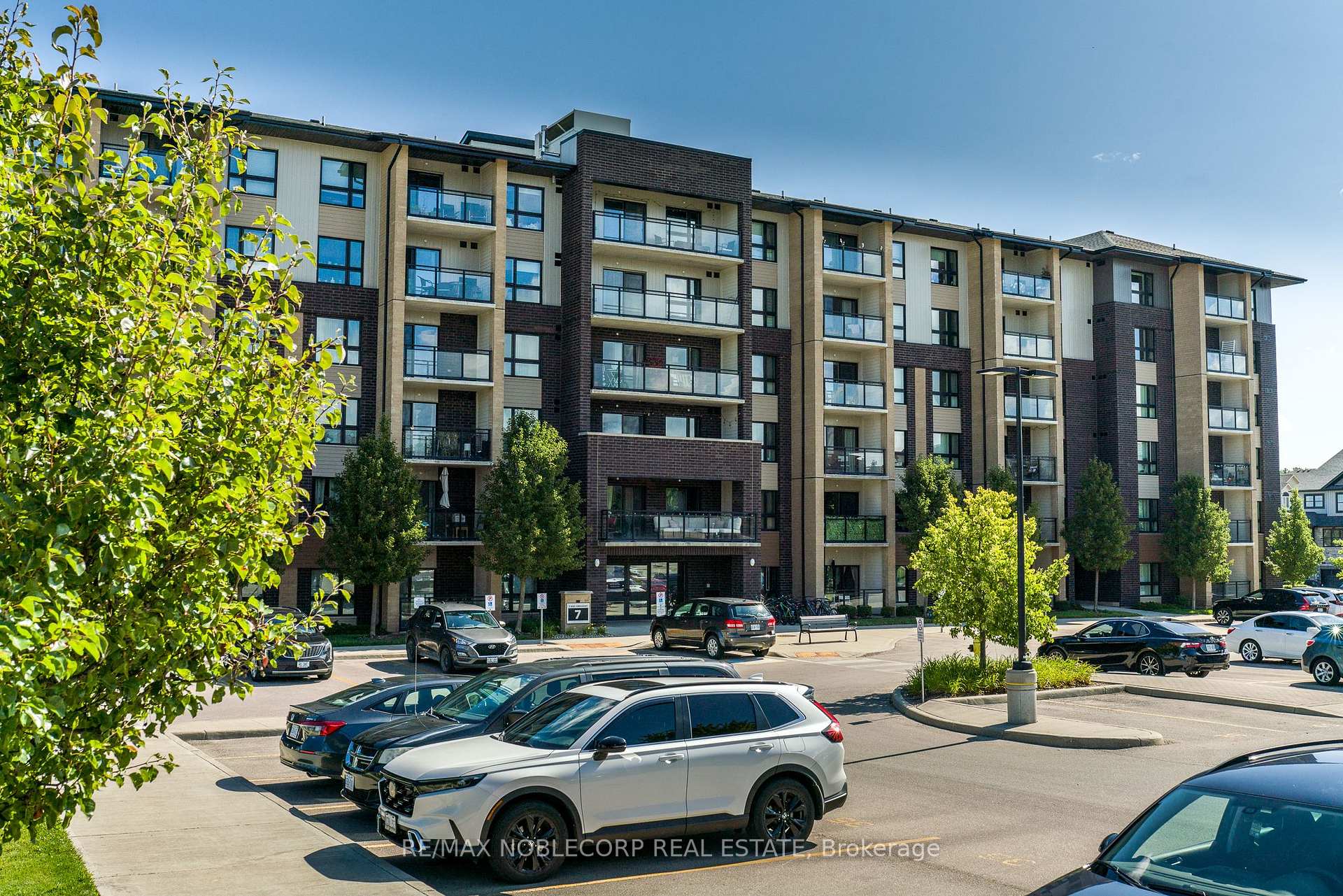 Photo 4 of Unit 504, 7 Kay Crescent, Guelph, Pineridge/Westminster Woods — HOMEH