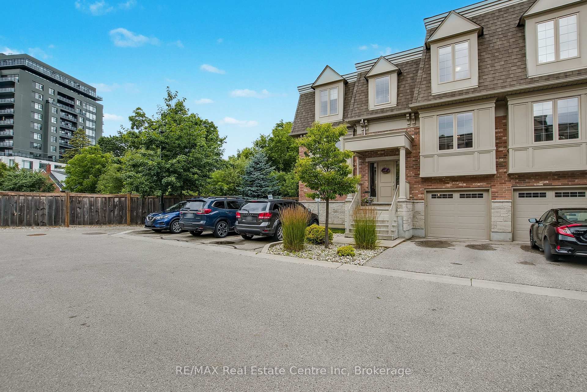 Photo 2 of Unit 16, 72 York Road, Guelph, St. Patrick's Ward — HOMEH