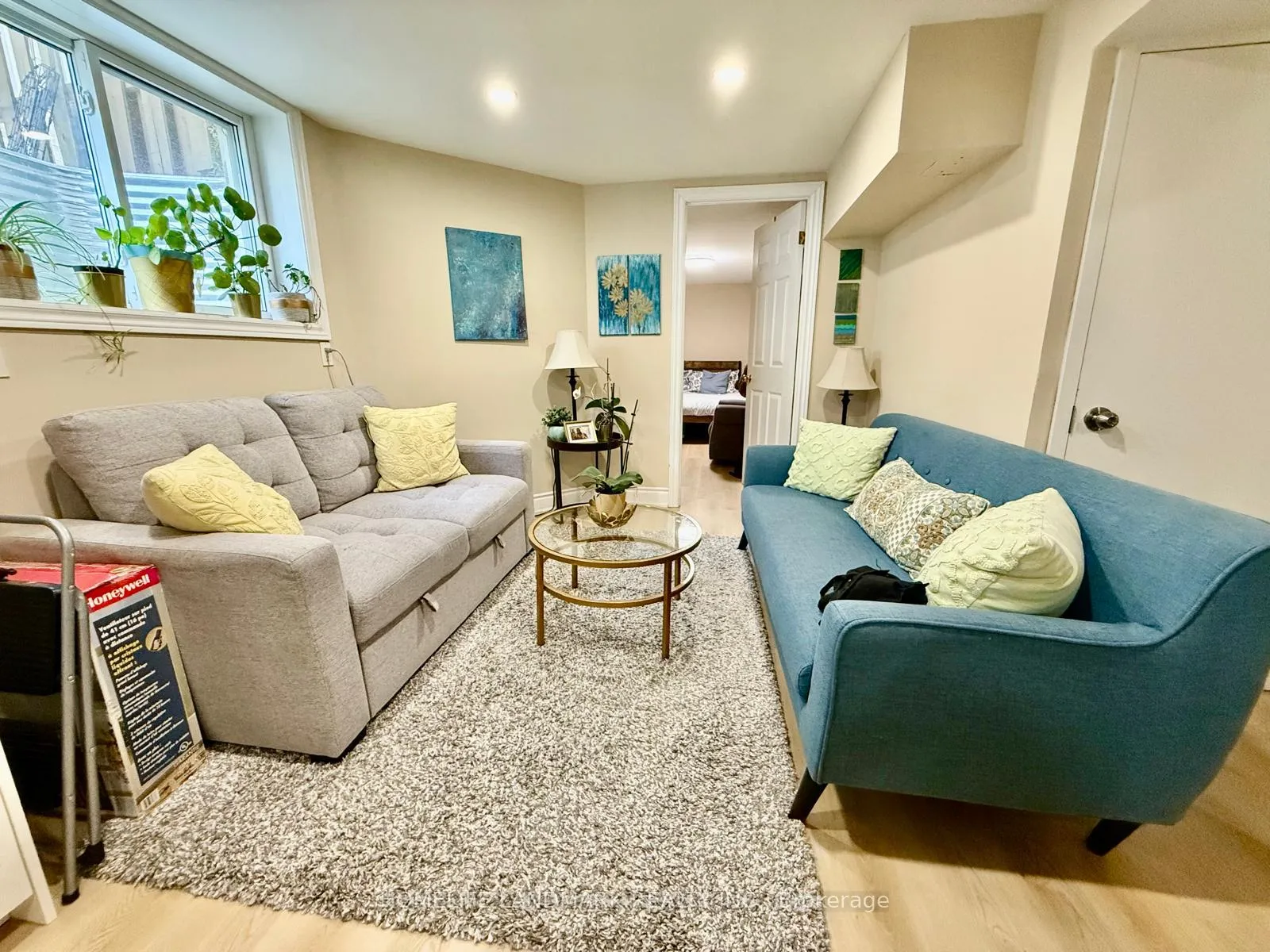 Photo 12 of 30 Colleen Street, Vaughan, Crestwood-Springfarm-Yorkhill — HOMEH
