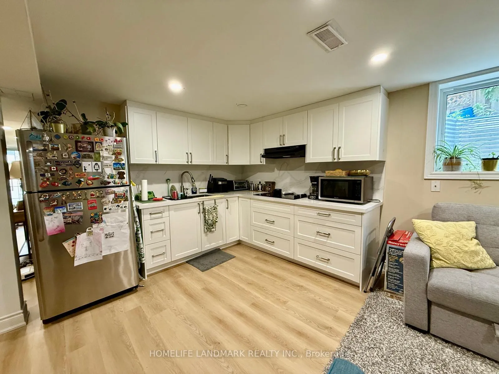 Photo 23 of 30 Colleen Street, Vaughan, Crestwood-Springfarm-Yorkhill — HOMEH