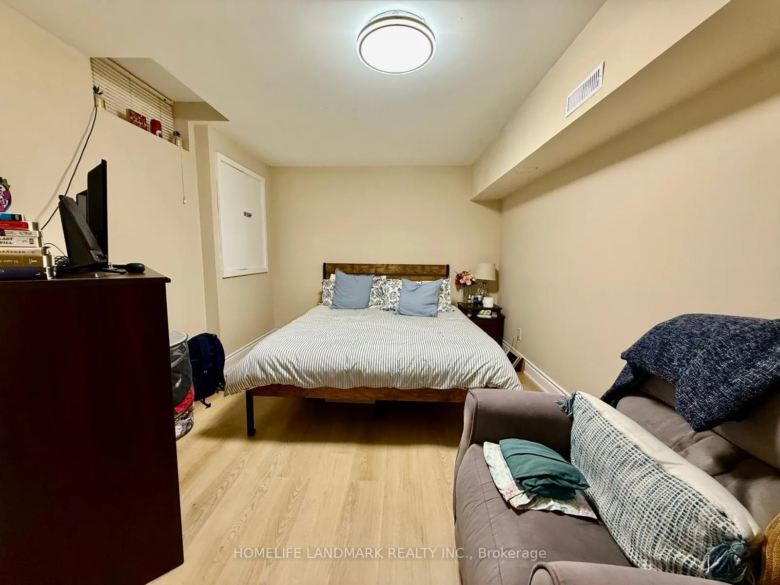 Photo 33 of 30 Colleen Street, Vaughan, Crestwood-Springfarm-Yorkhill — HOMEH