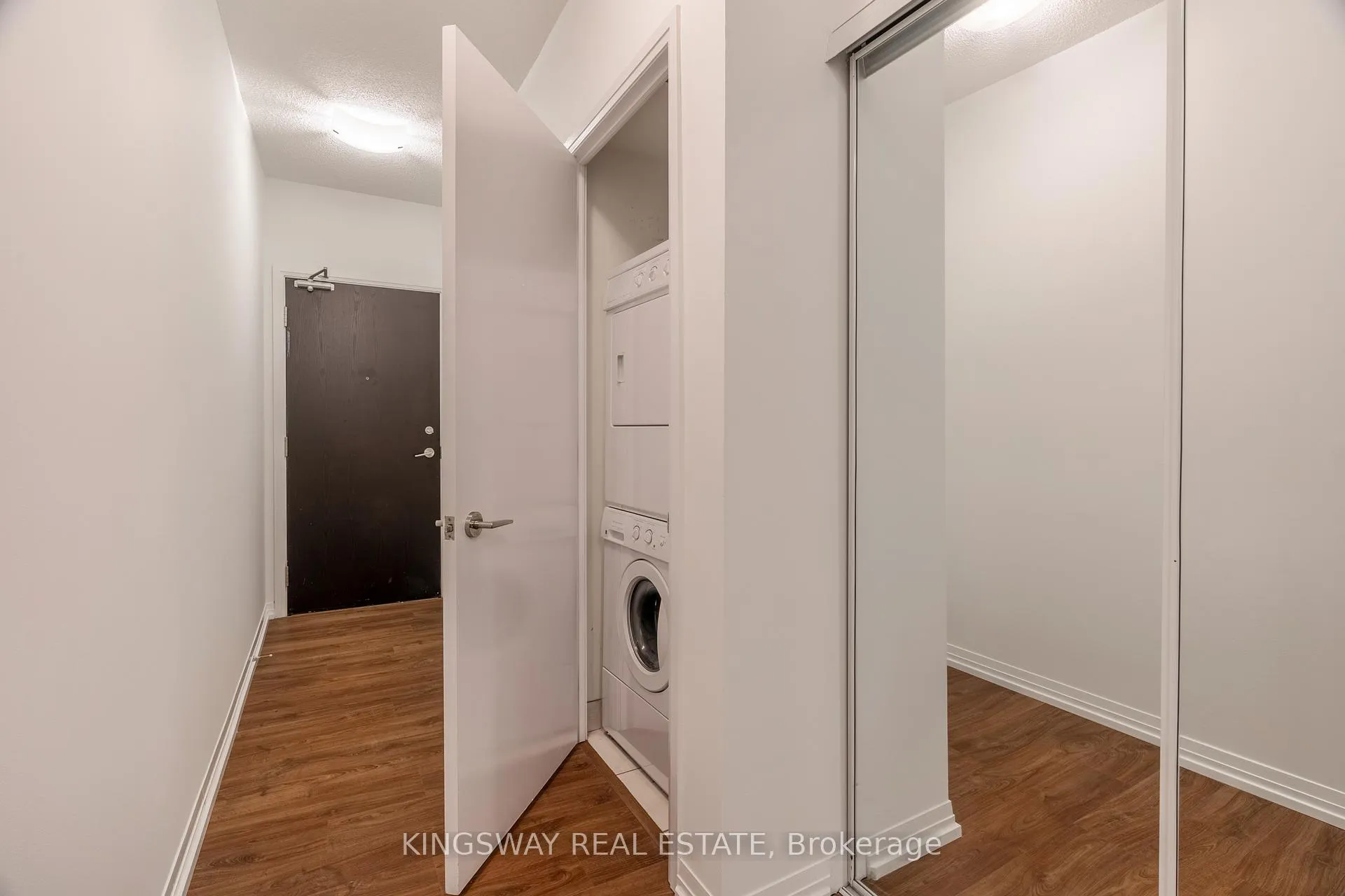 Photo 5 of 25 Cole Street, Toronto, Regent Park — HOMEH