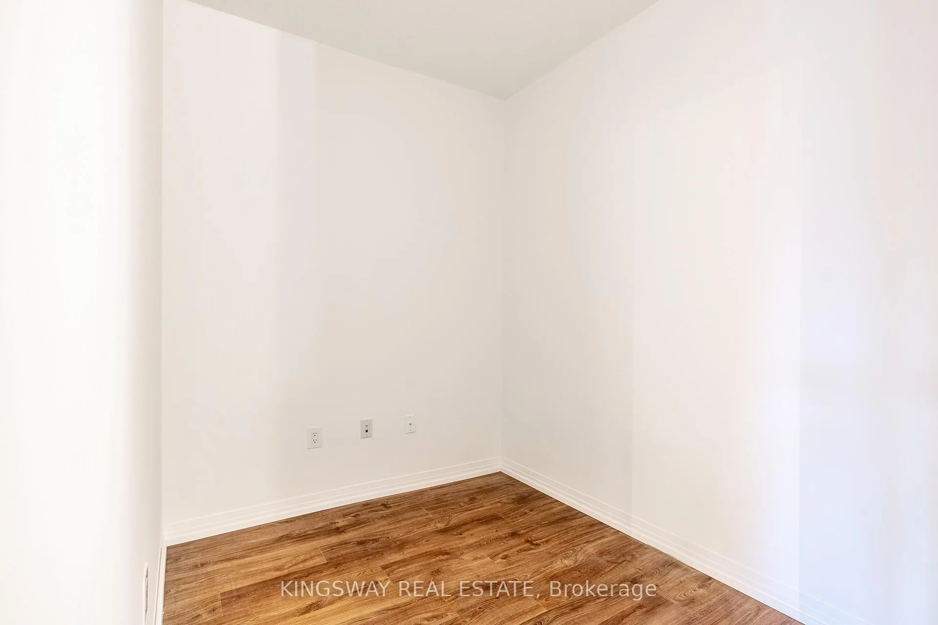Photo 7 of 25 Cole Street, Toronto, Regent Park — HOMEH