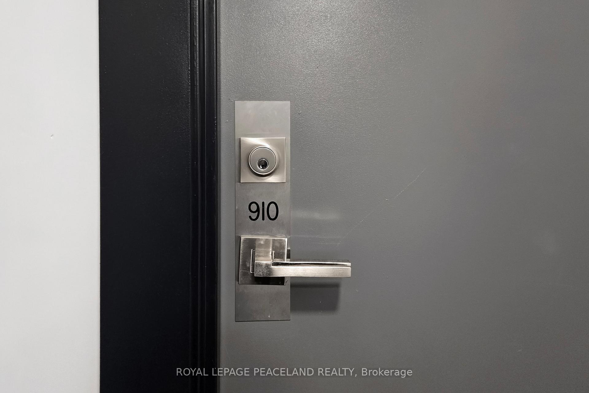 Front of Unit 910, 17 Dundonald Street