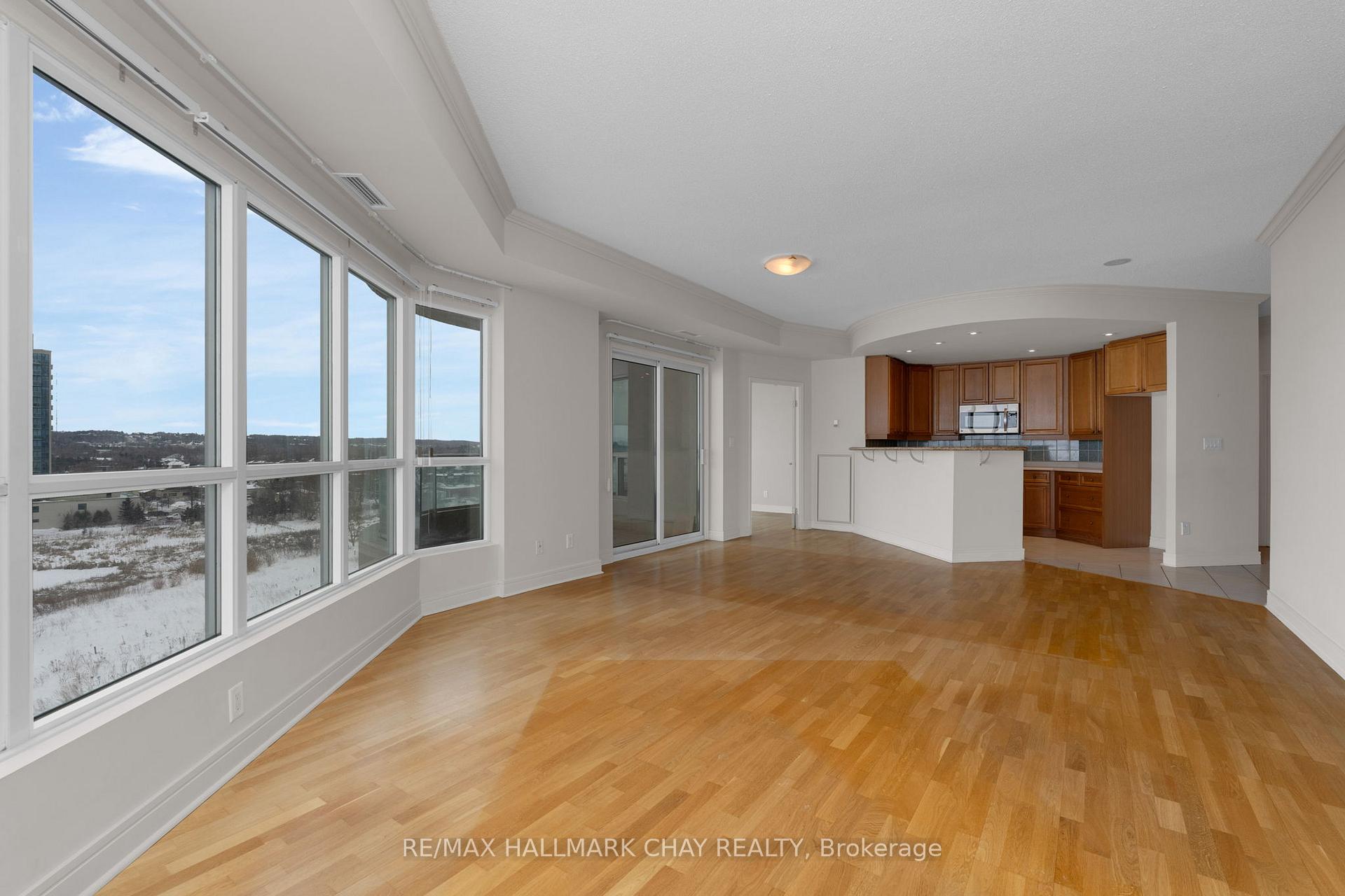 Photo 7 of Unit 811, 2 Toronto Street, Barrie, City Centre — HOMEH
