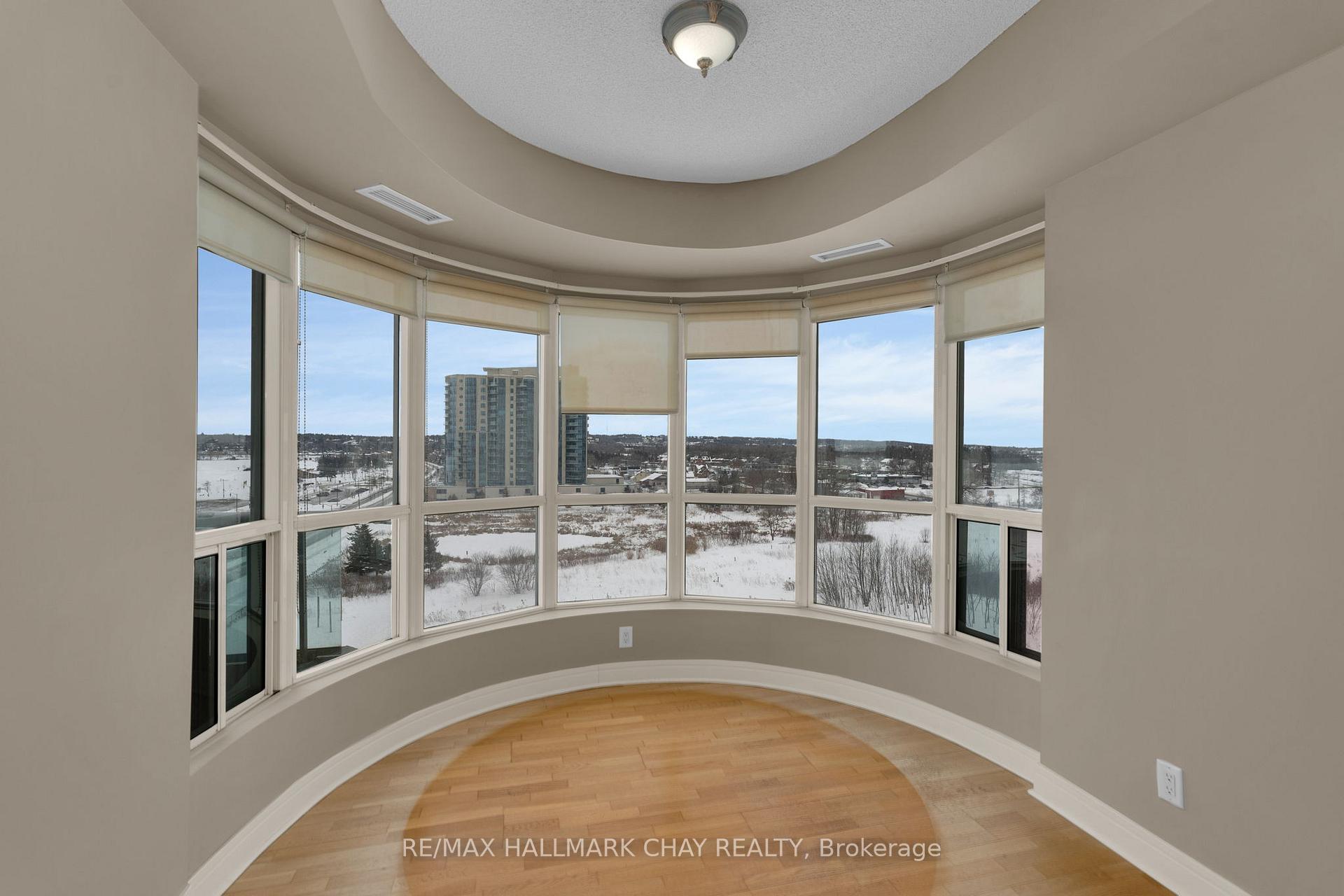 Photo 11 of Unit 811, 2 Toronto Street, Barrie, City Centre — HOMEH