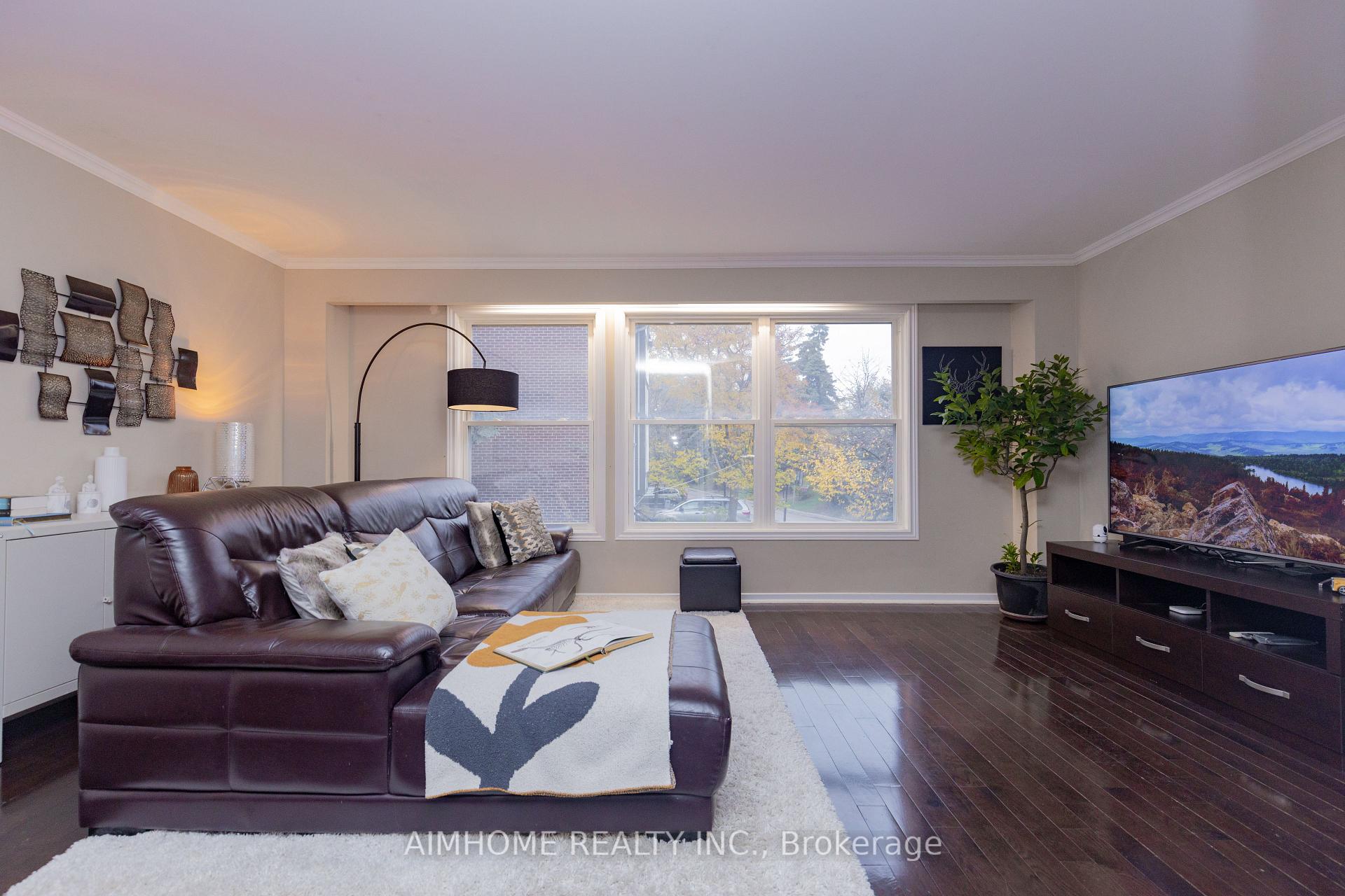 Photo 5 of 362 Simonston Boulevard, Markham, German Mills — HOMEH