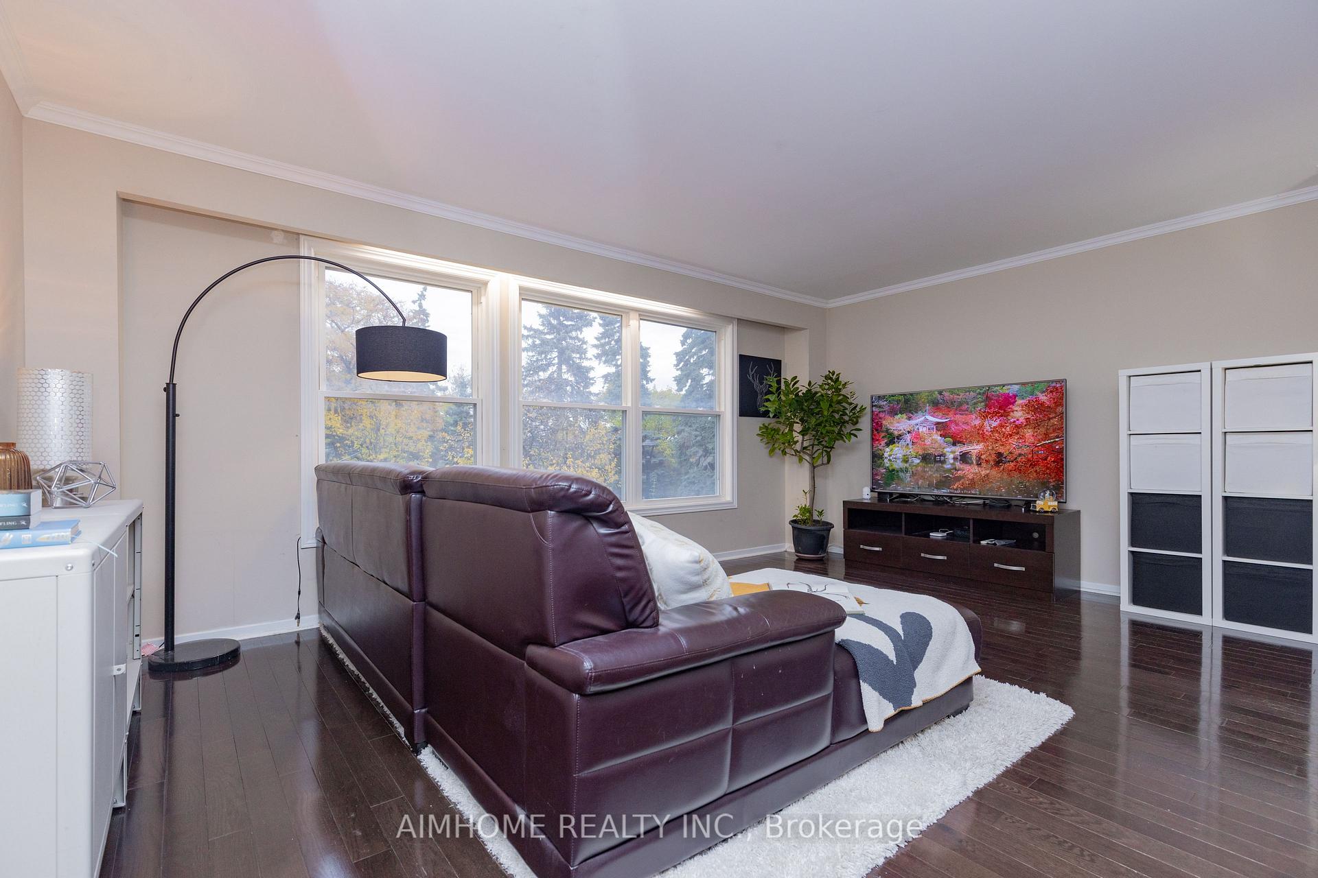 Photo 6 of 362 Simonston Boulevard, Markham, German Mills — HOMEH
