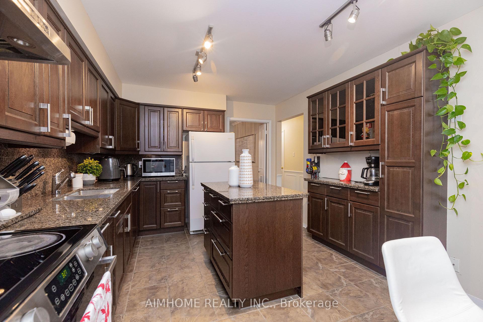 Photo 18 of 362 Simonston Boulevard, Markham, German Mills — HOMEH