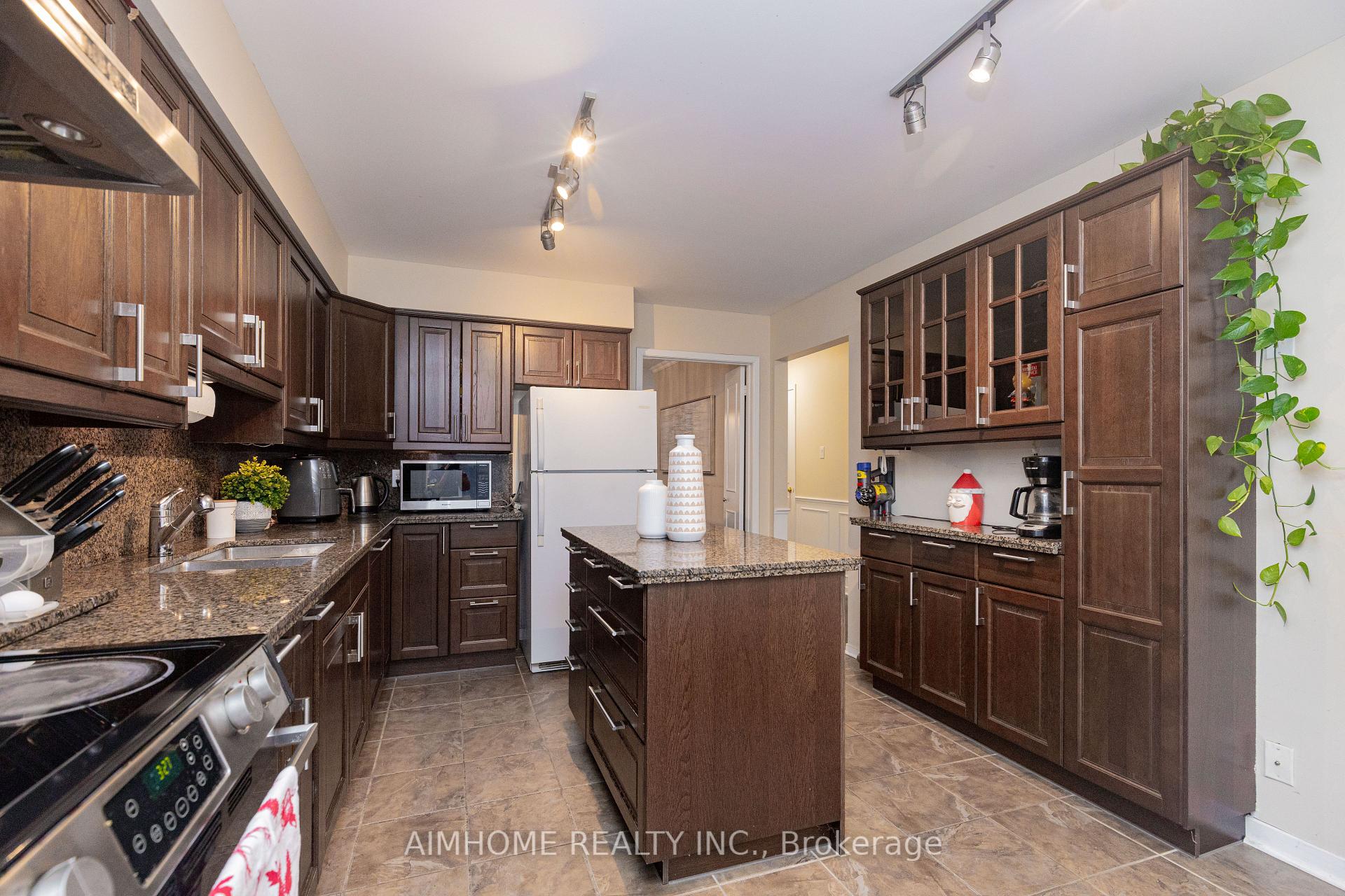 Photo 19 of 362 Simonston Boulevard, Markham, German Mills — HOMEH