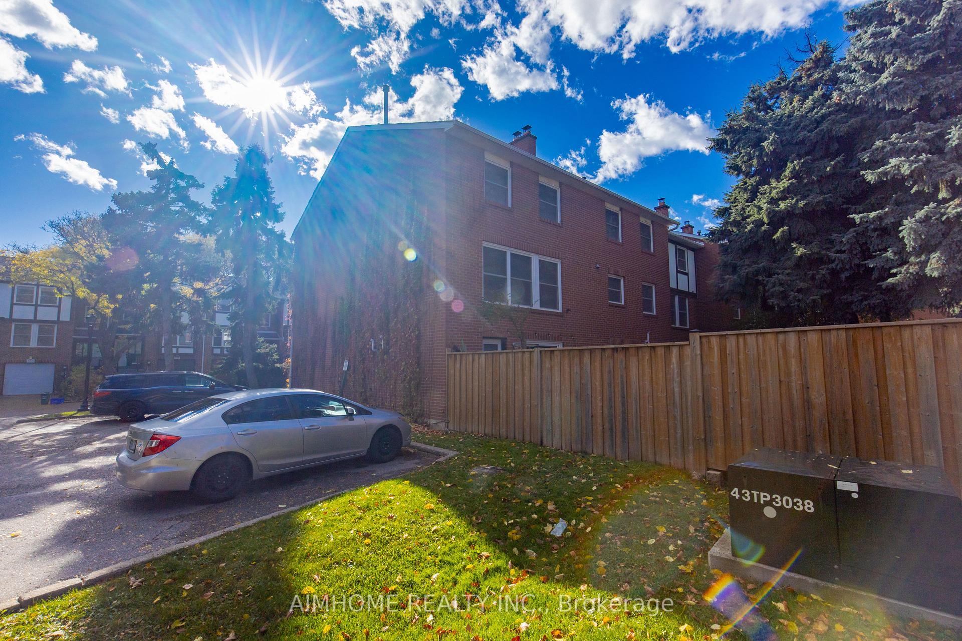 Photo 46 of 362 Simonston Boulevard, Markham, German Mills — HOMEH