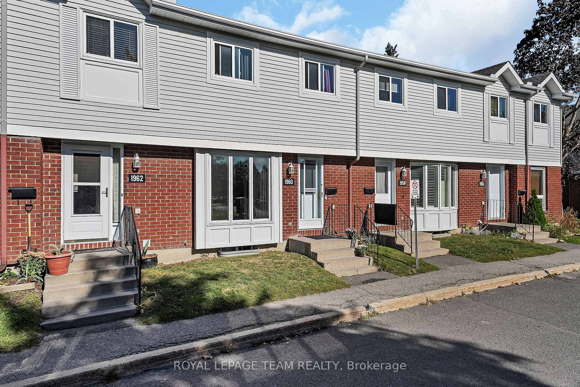 Photo 1 of Unit 21, 1960 Colorado Lane, Ottawa, Orleans/Sunridge — HOMEH