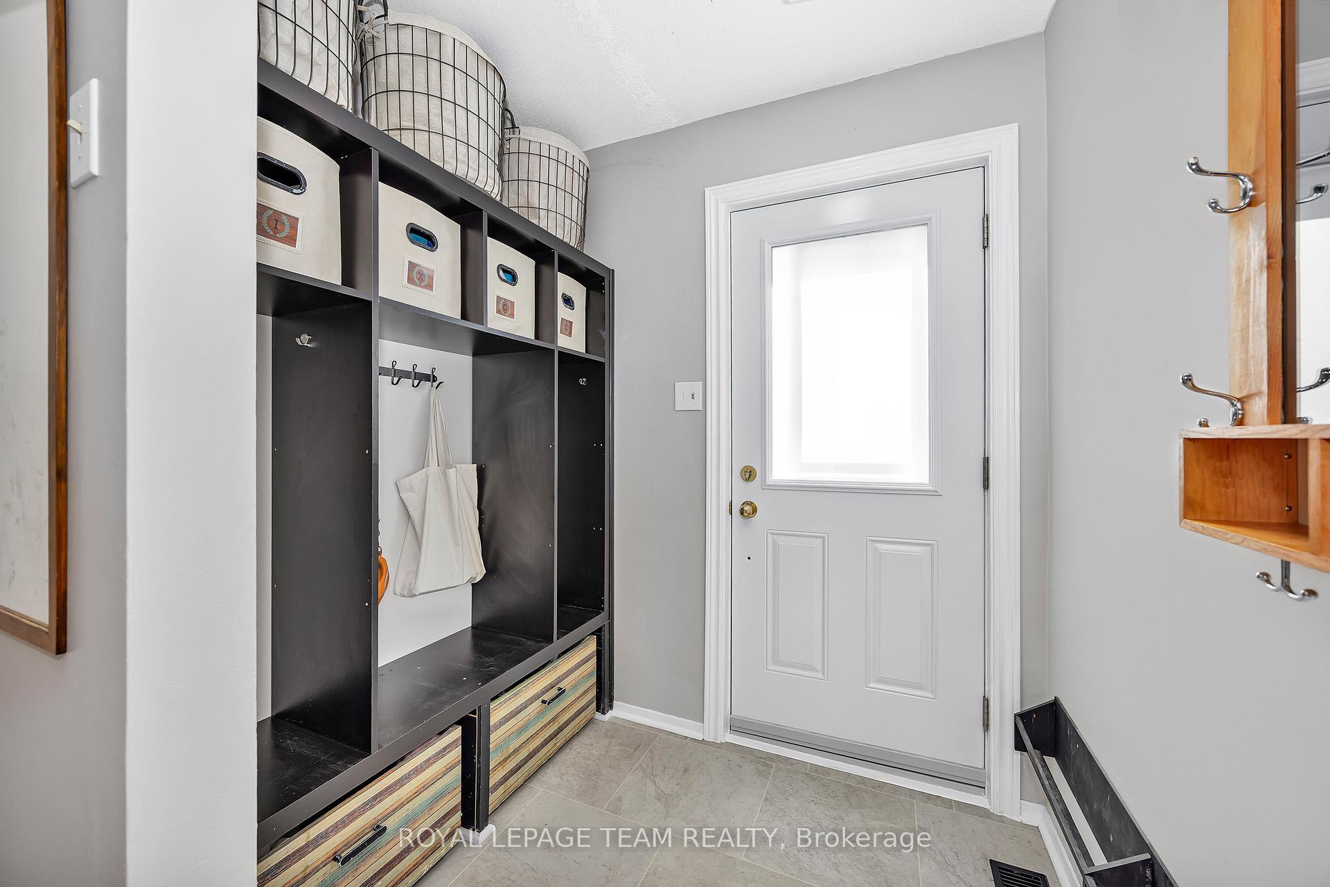 Photo 3 of Unit 21, 1960 Colorado Lane, Ottawa, Orleans/Sunridge — HOMEH