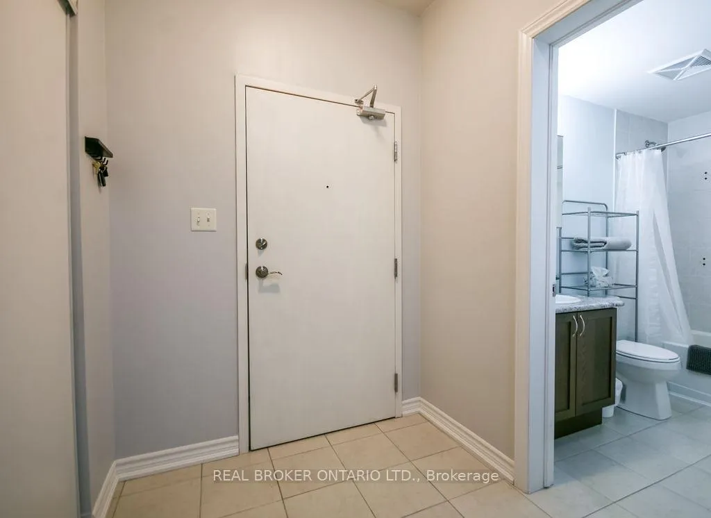 Photo 4 of Unit 404, 40 Ferndale Drive S, Barrie, Ardagh — HOMEH