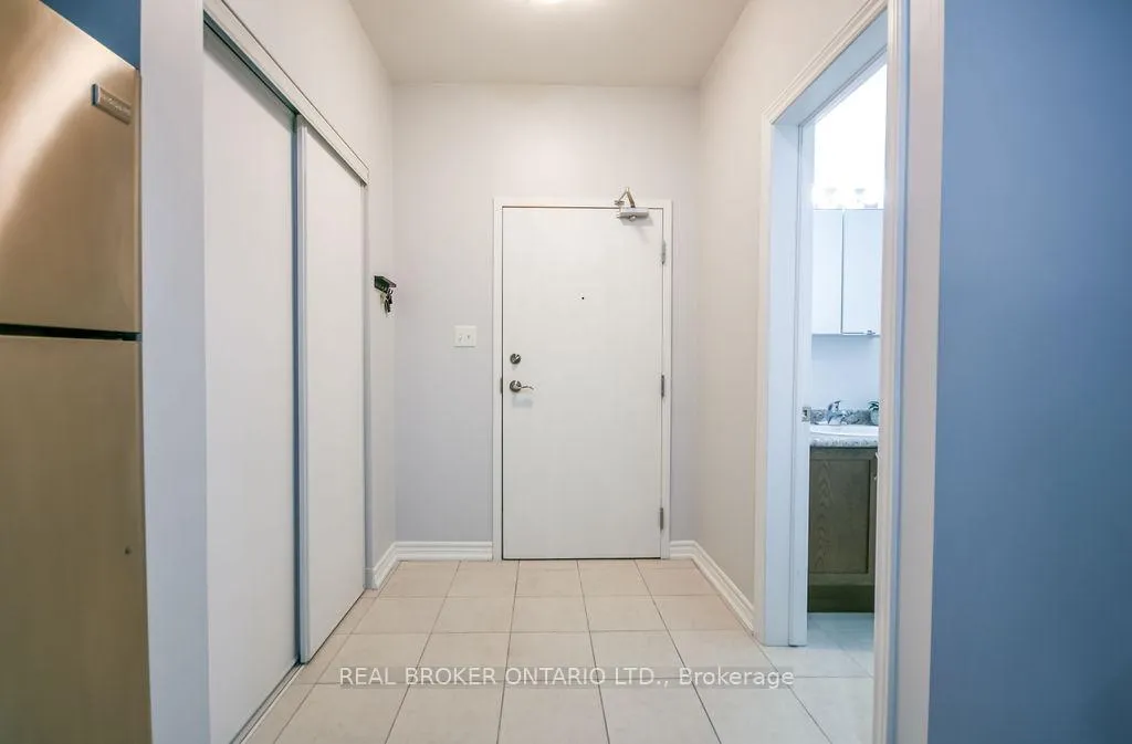 Photo 5 of Unit 404, 40 Ferndale Drive S, Barrie, Ardagh — HOMEH