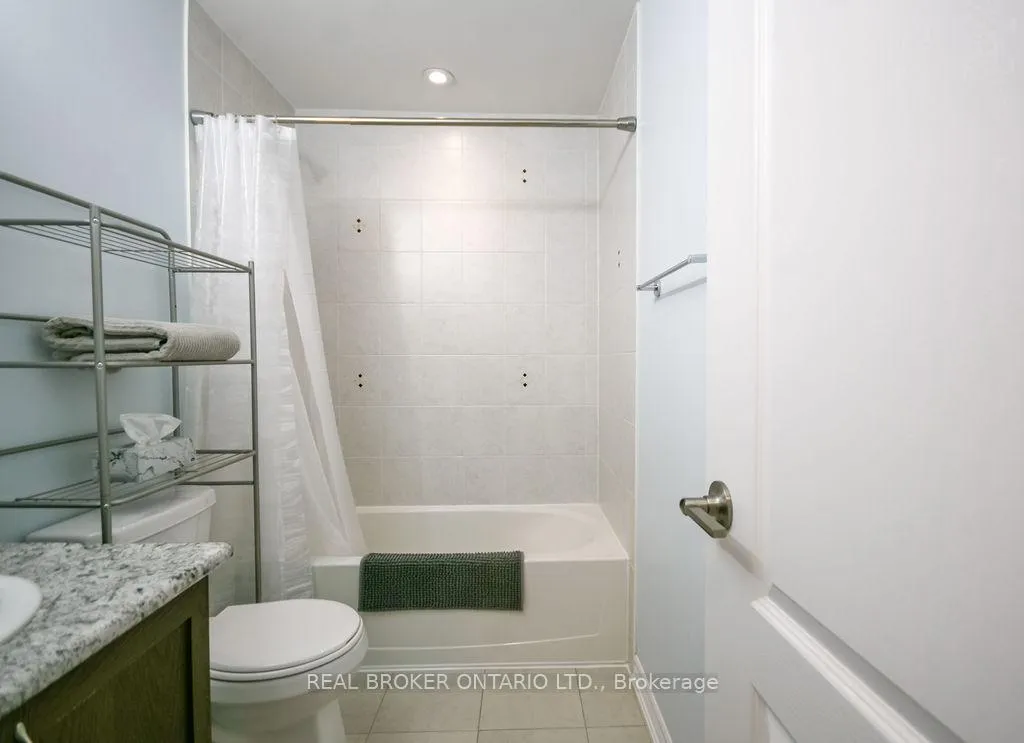 Photo 7 of Unit 404, 40 Ferndale Drive S, Barrie, Ardagh — HOMEH