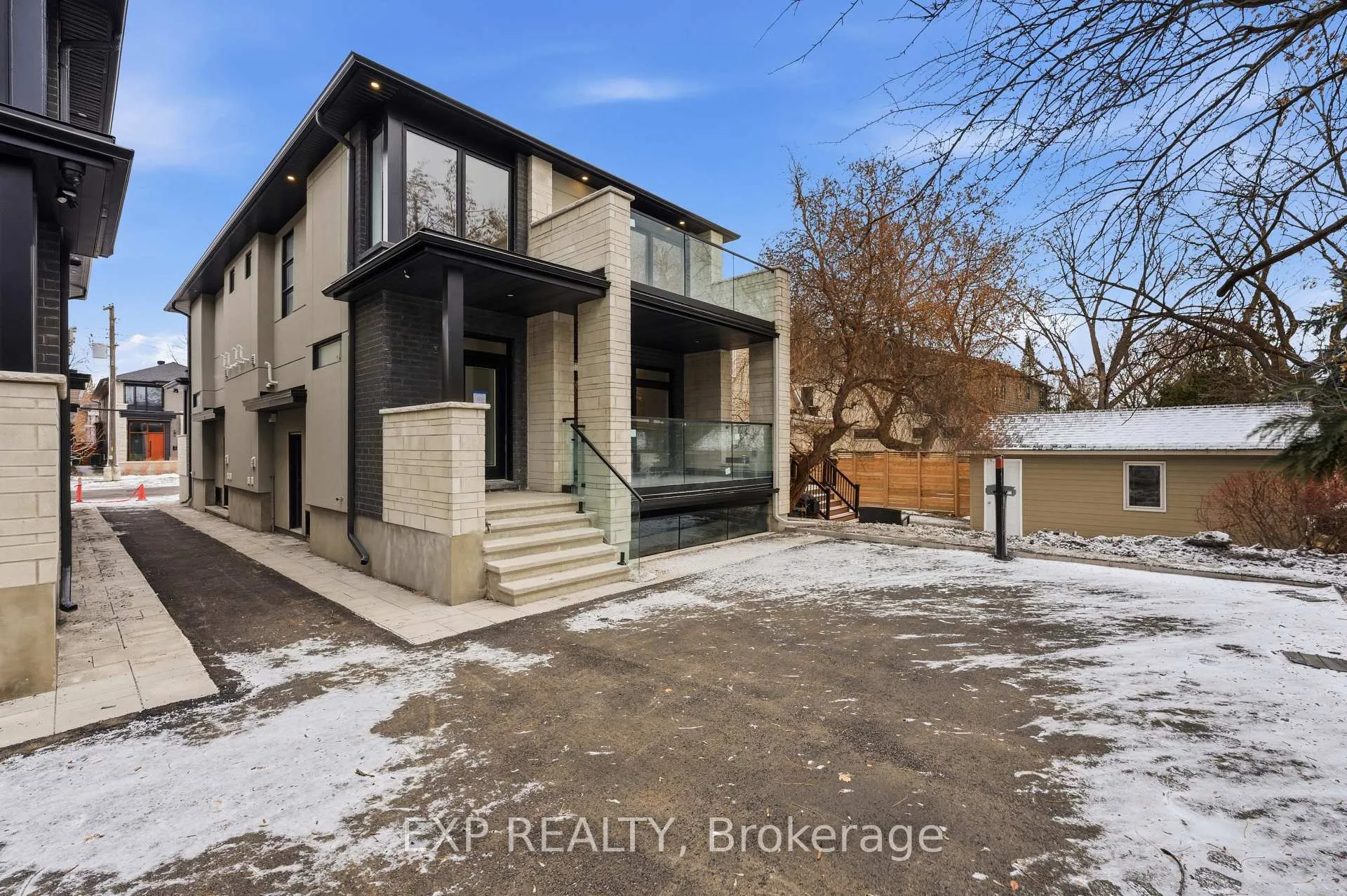 Front of Unit #B, 514 Roosevelt Avenue