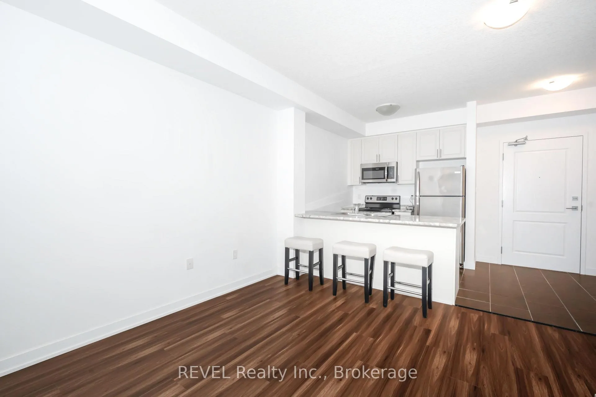 Photo 10 of Unit 228, 101 Shoreview Place, Hamilton, Lakeshore — HOMEH