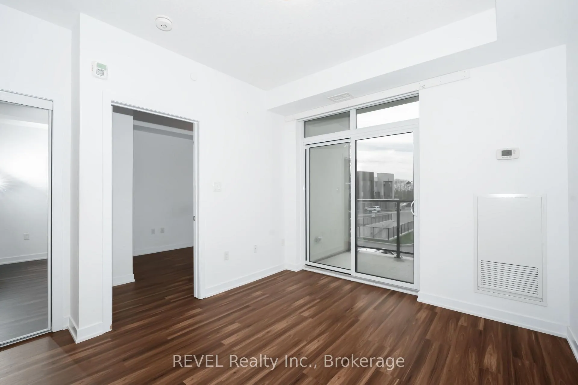 Photo 16 of Unit 228, 101 Shoreview Place, Hamilton, Lakeshore — HOMEH