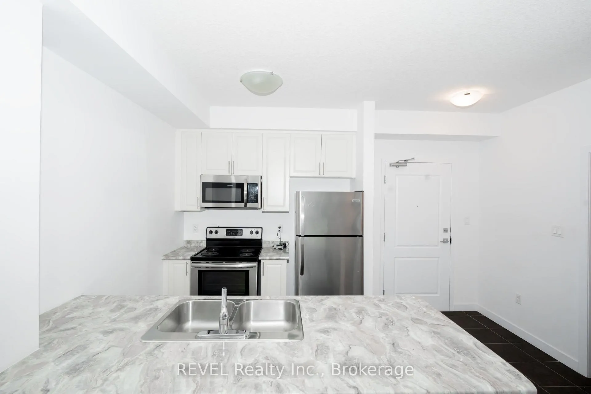 Photo 17 of Unit 228, 101 Shoreview Place, Hamilton, Lakeshore — HOMEH