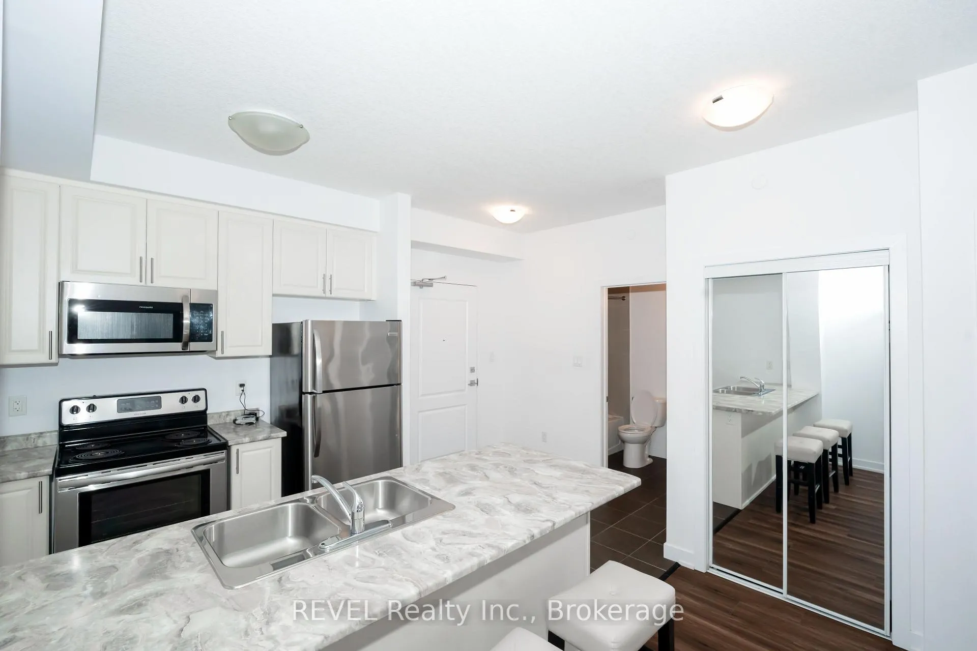 Photo 18 of Unit 228, 101 Shoreview Place, Hamilton, Lakeshore — HOMEH